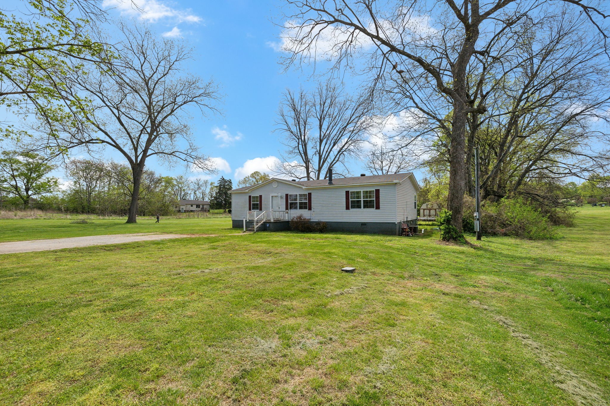 802 Old Cowan Rd