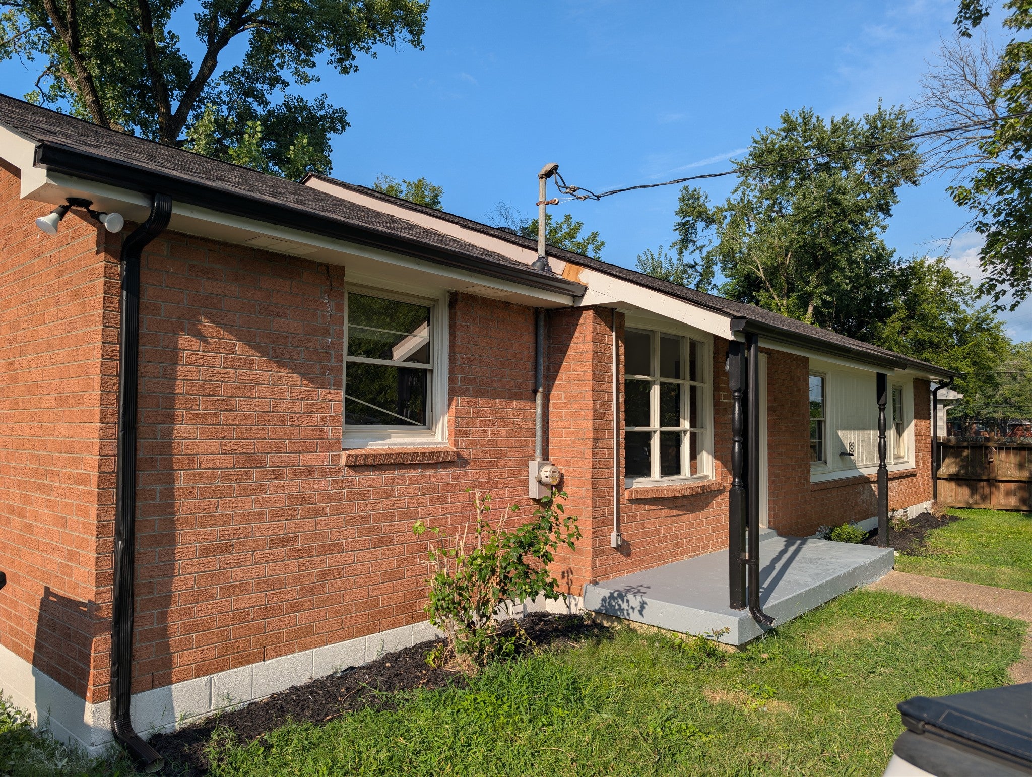 5032 Bonnameade Dr