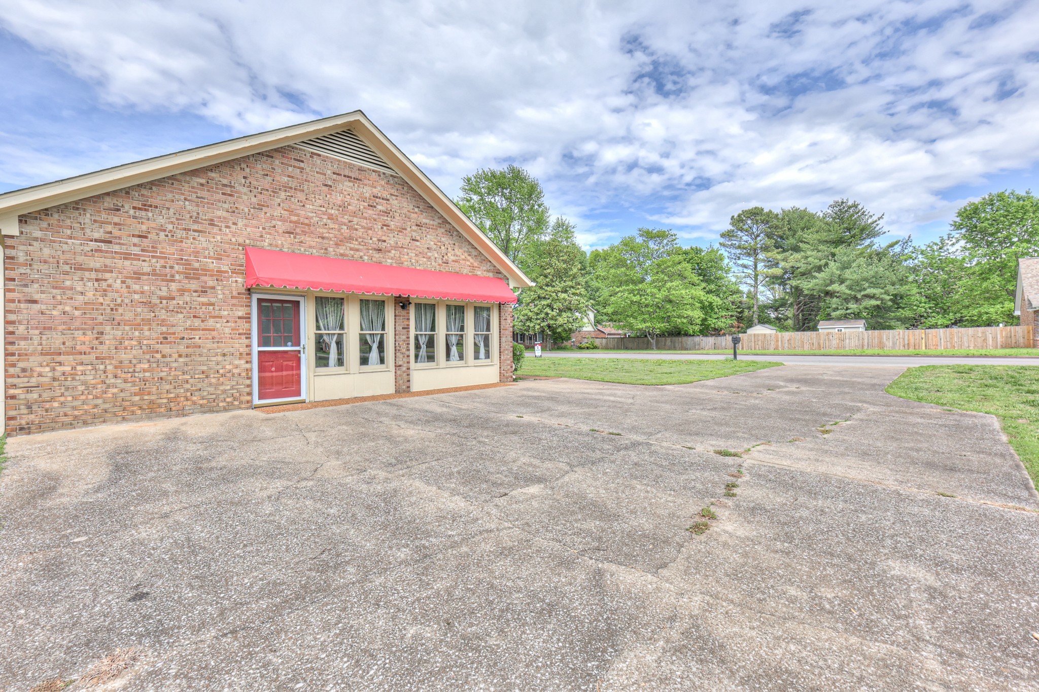 2519 Regency Park Dr