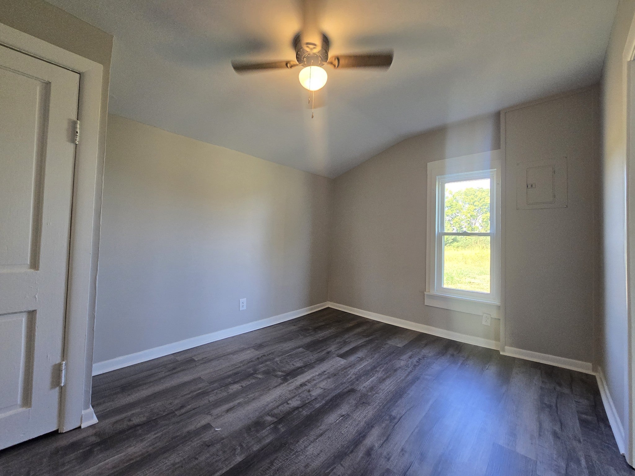 1119 N Main St