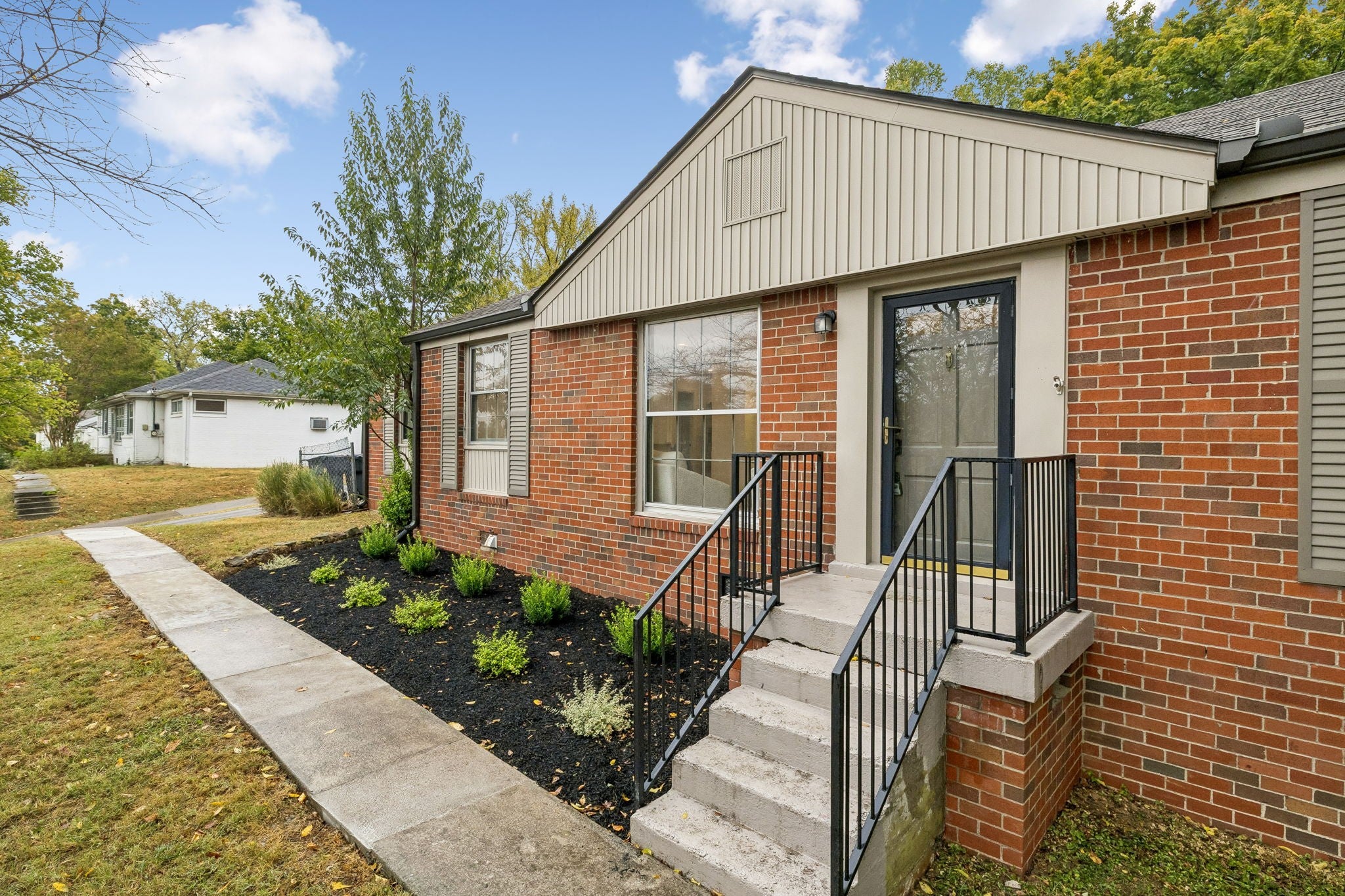 4840 Lynn Dr