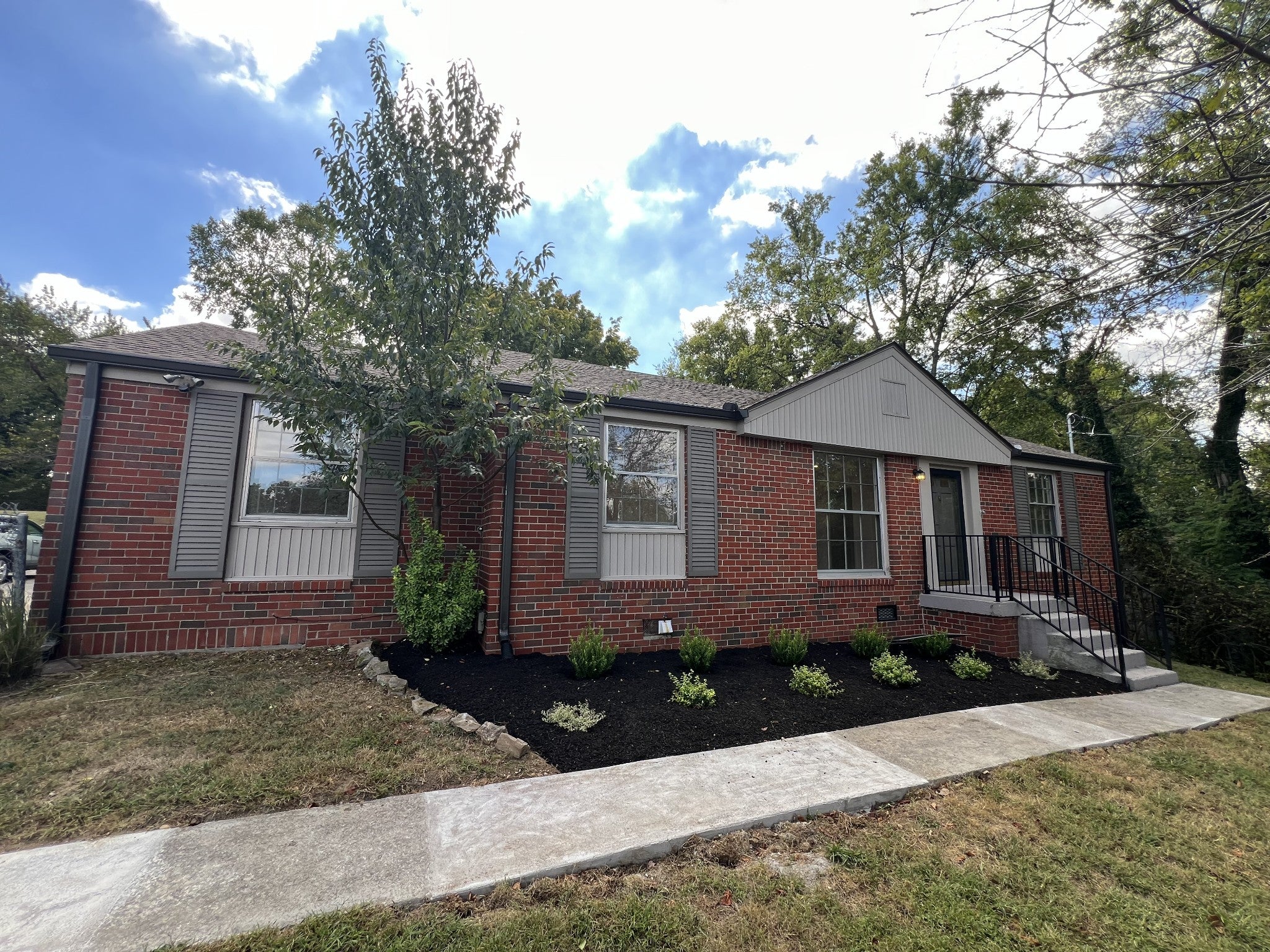 4840 Lynn Dr