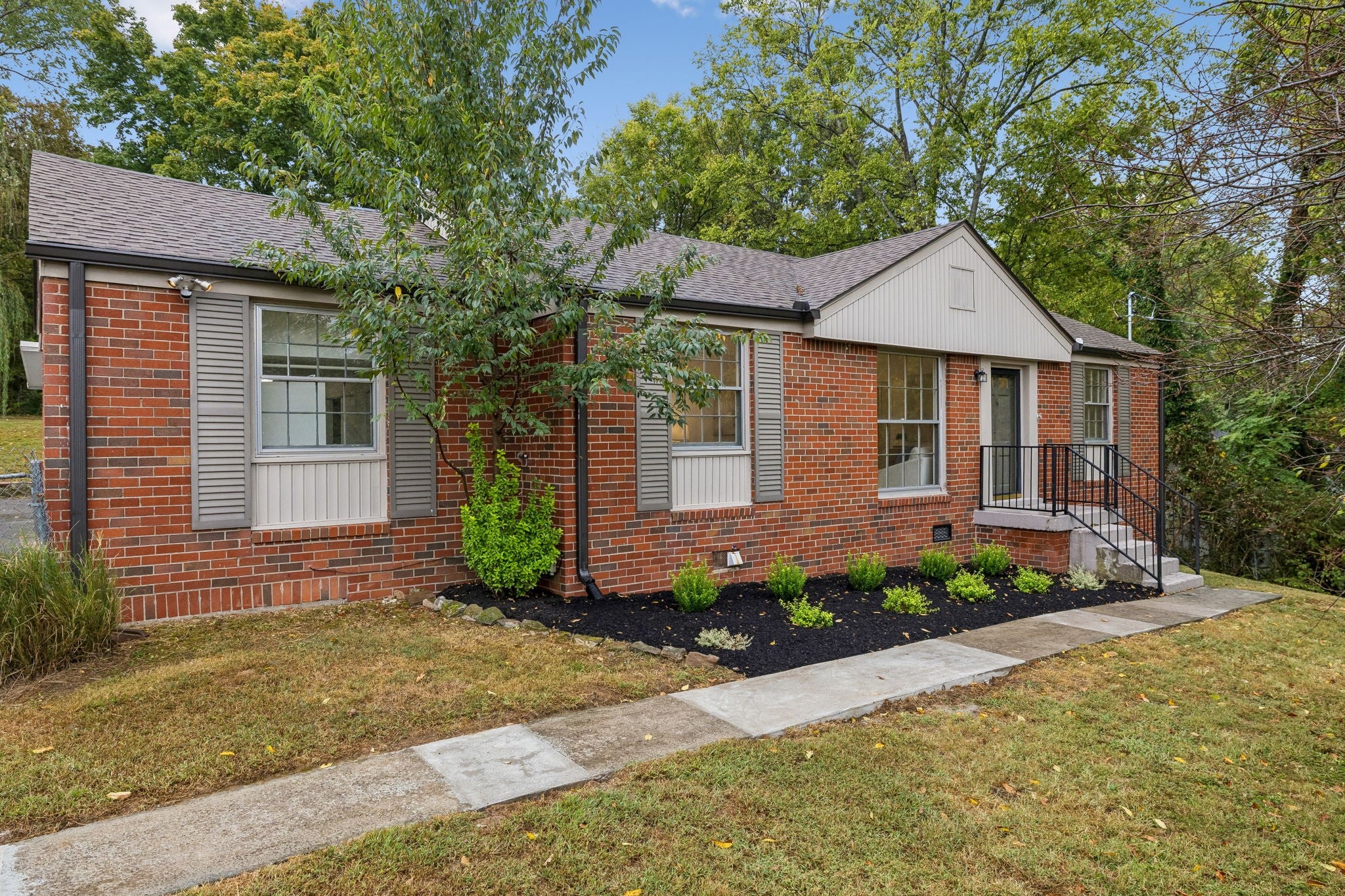 4840 Lynn Dr