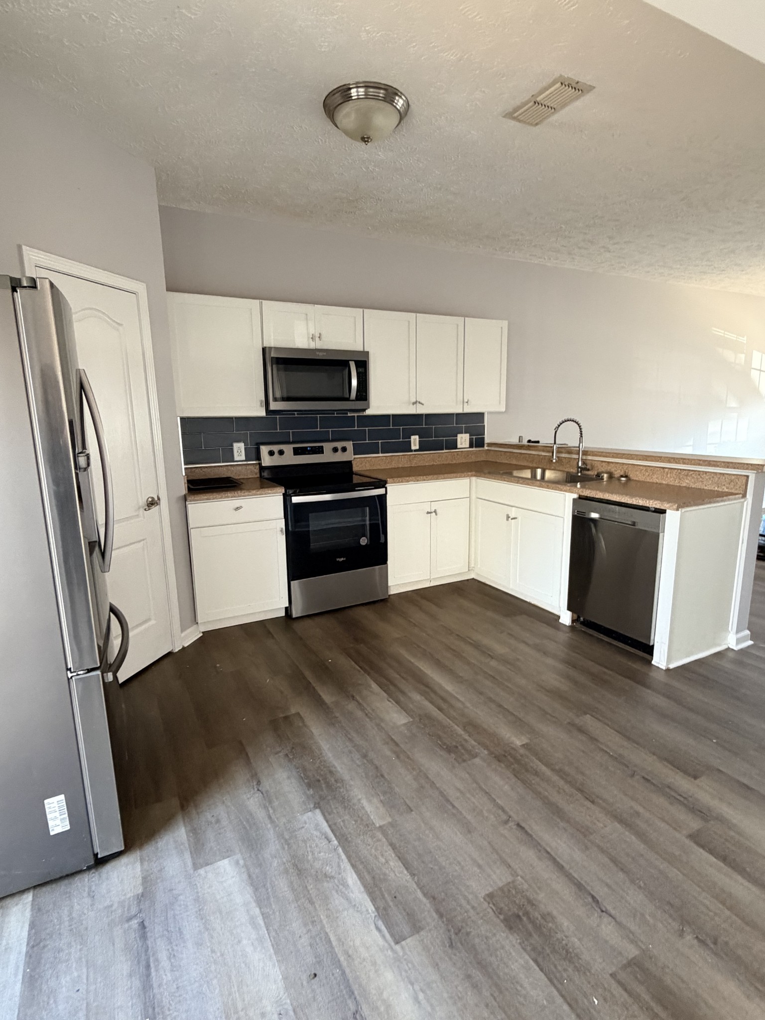 2524 New Holland Cir