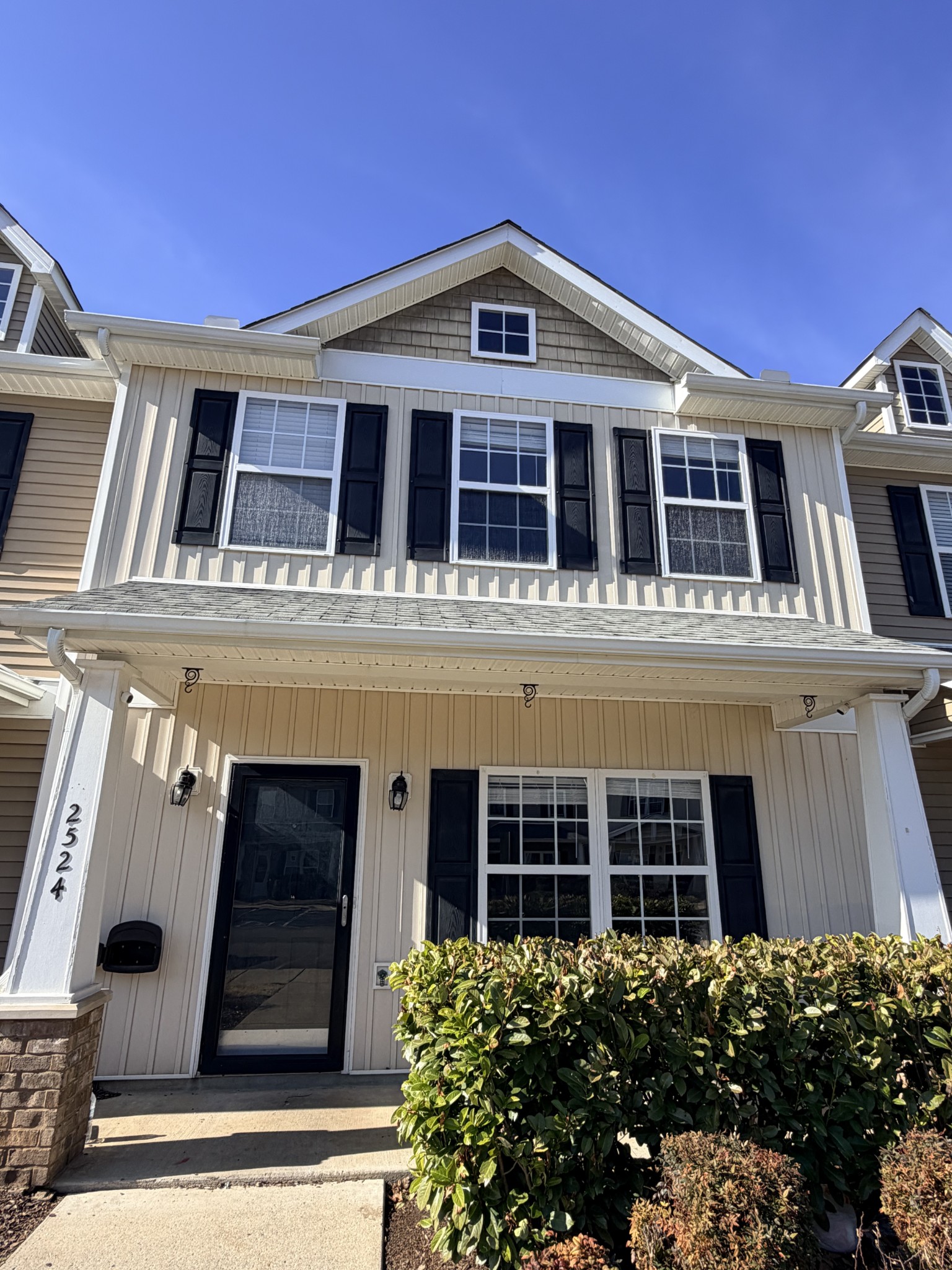 2524 New Holland Cir