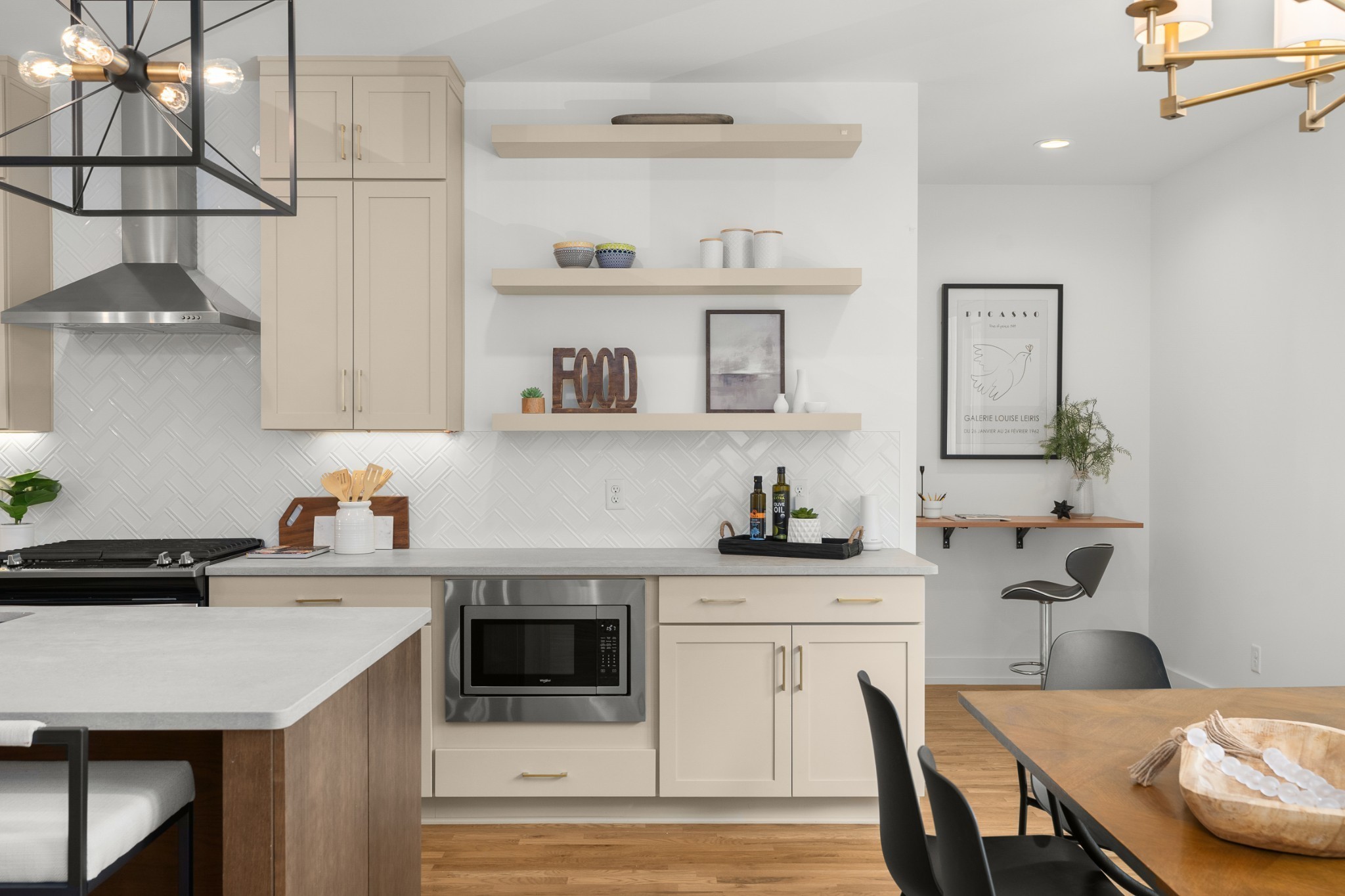 Nashville, Tennessee 37209, United States, 3 Bedrooms Bedrooms, ,3 BathroomsBathrooms,Residential,Coming Soon,116058