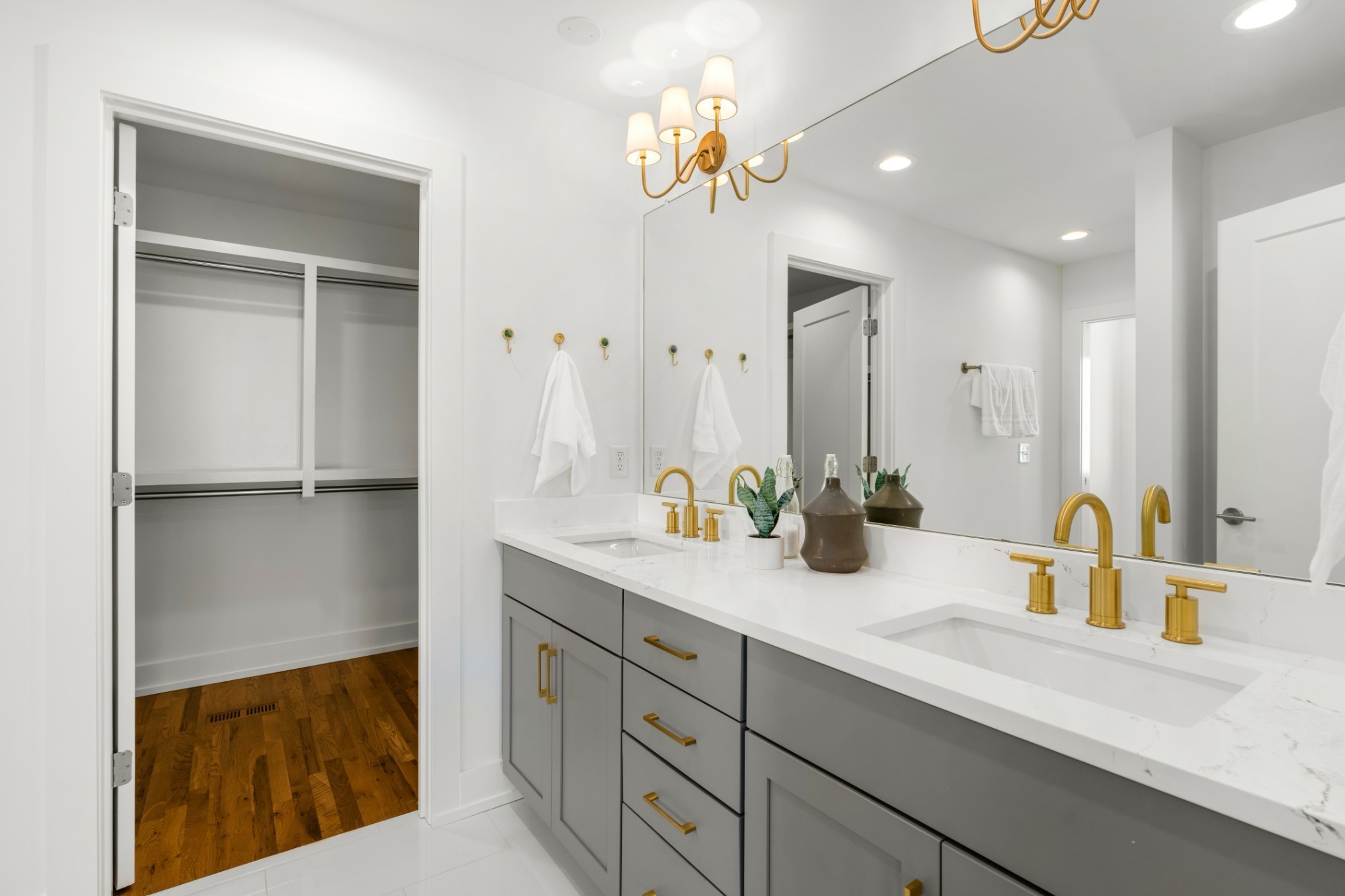 Nashville, Tennessee 37209, United States, 3 Bedrooms Bedrooms, ,3 BathroomsBathrooms,Residential,Coming Soon,116058