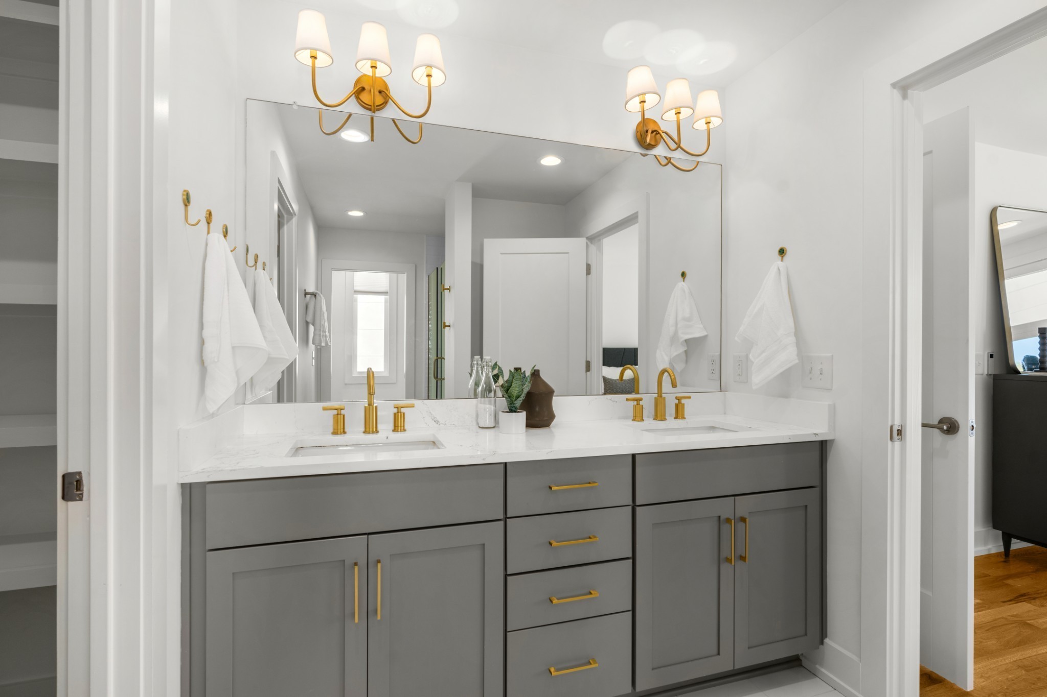 Nashville, Tennessee 37209, United States, 3 Bedrooms Bedrooms, ,3 BathroomsBathrooms,Residential,Coming Soon,116058