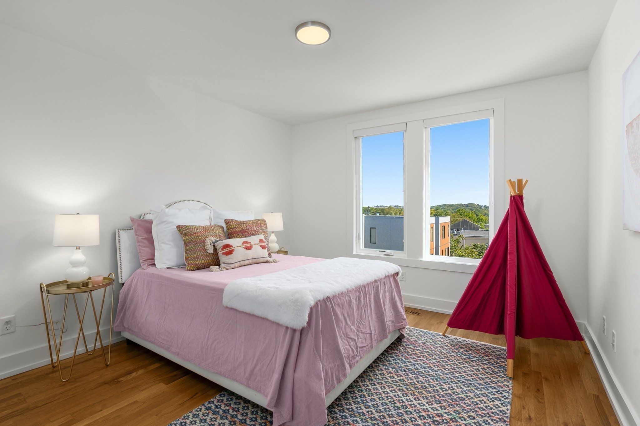 Nashville, Tennessee 37209, United States, 3 Bedrooms Bedrooms, ,3 BathroomsBathrooms,Residential,Coming Soon,116058