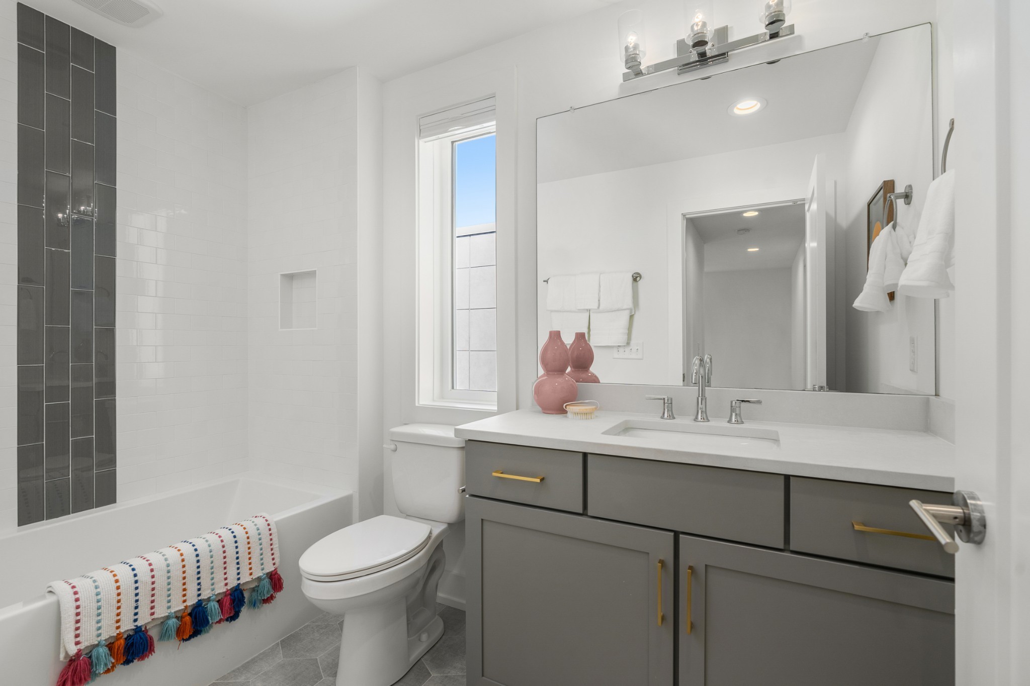 Nashville, Tennessee 37209, United States, 3 Bedrooms Bedrooms, ,3 BathroomsBathrooms,Residential,Coming Soon,116058