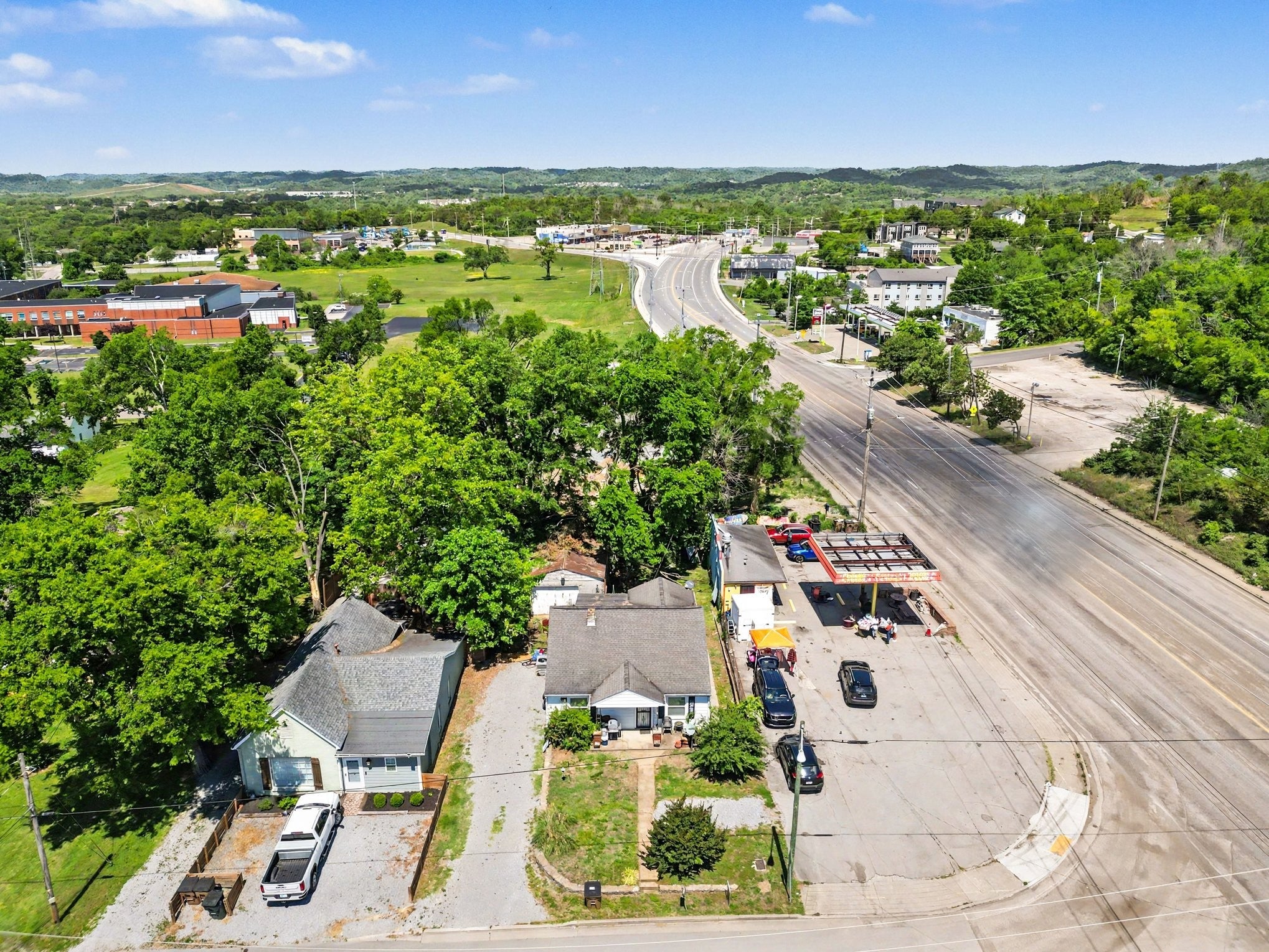 listing at 2013 Manchester Ave, Nashville