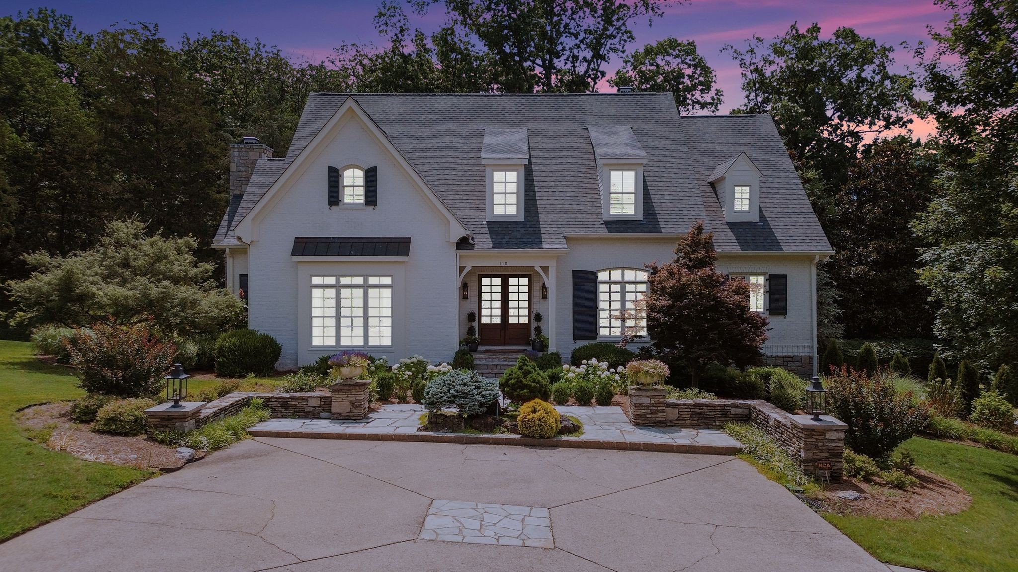 110 Balleroy Dr
