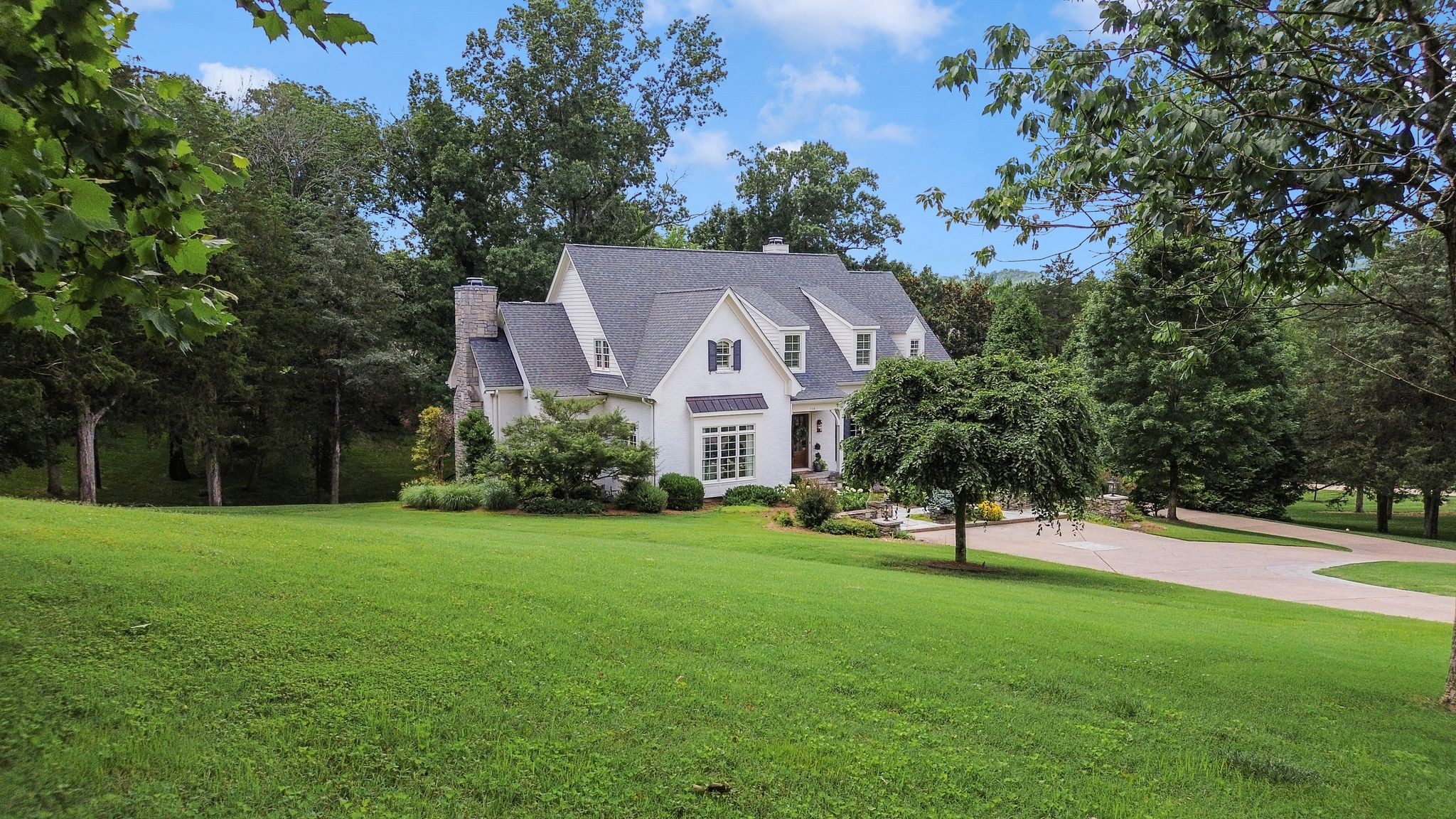 110 Balleroy Dr