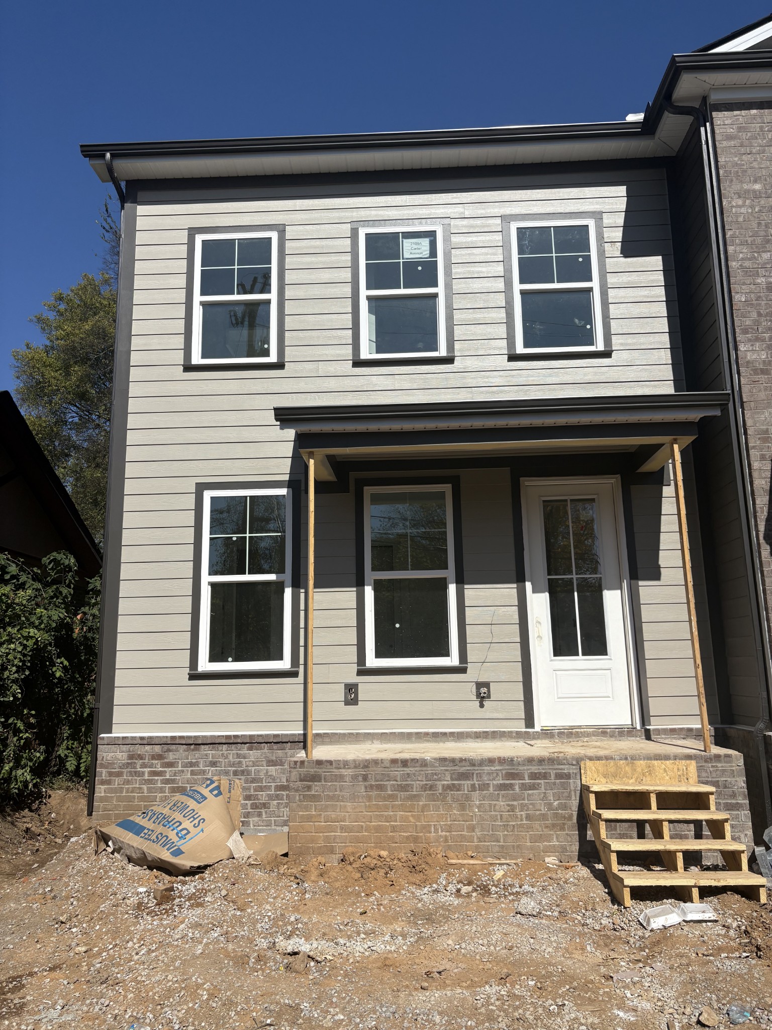 2109A Carter Ave