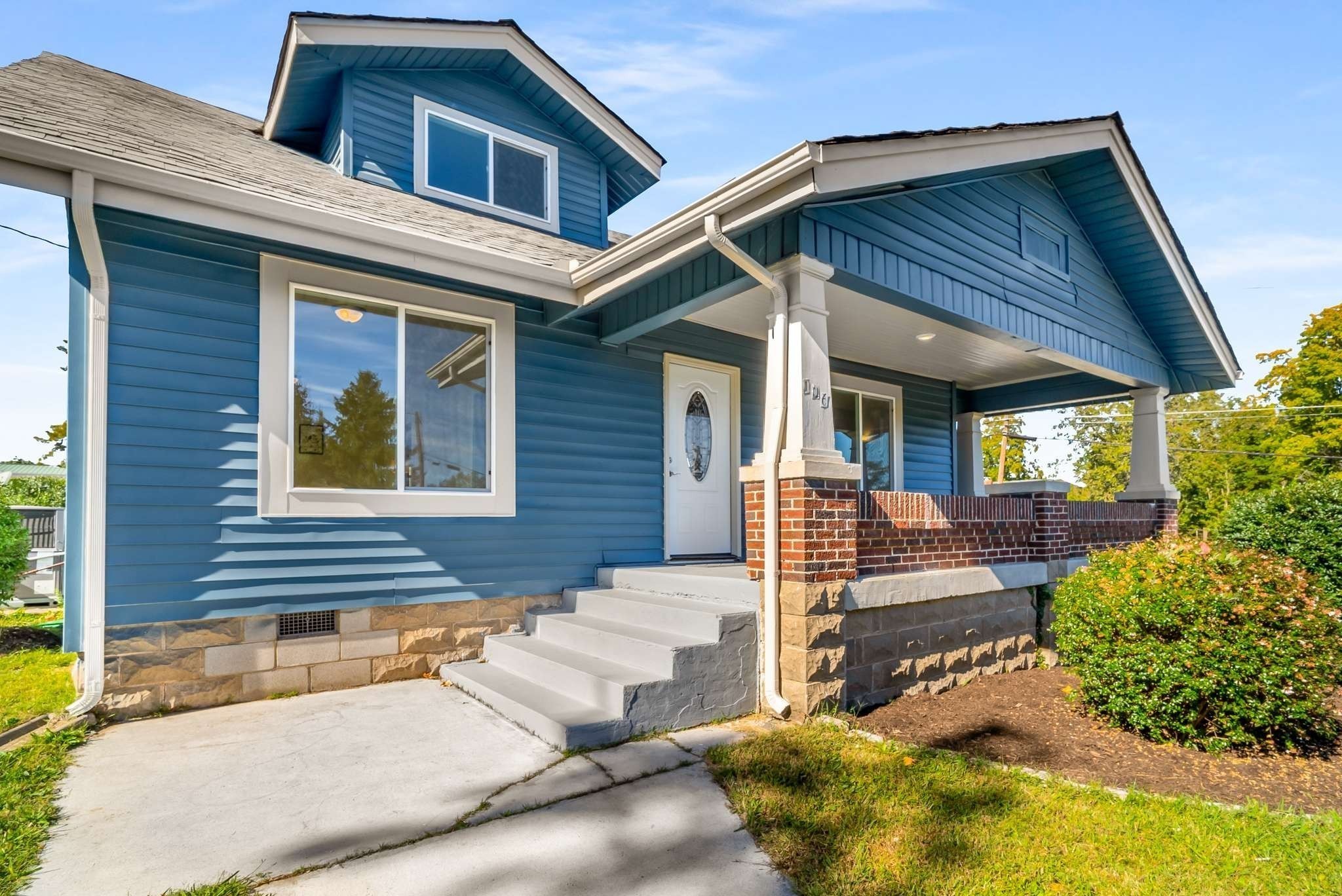 106 Laurel Ave