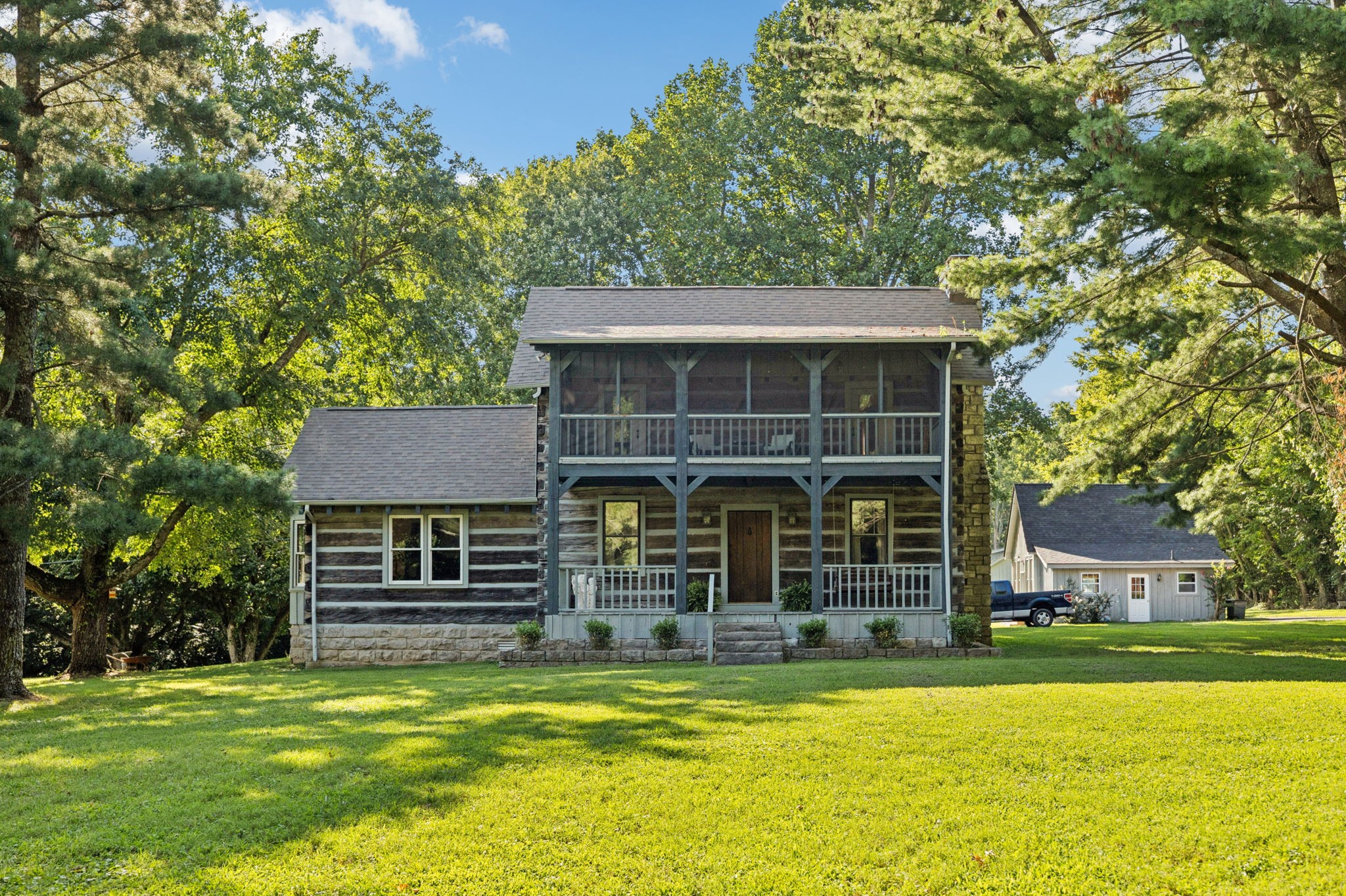 6633 Pinkston Rd