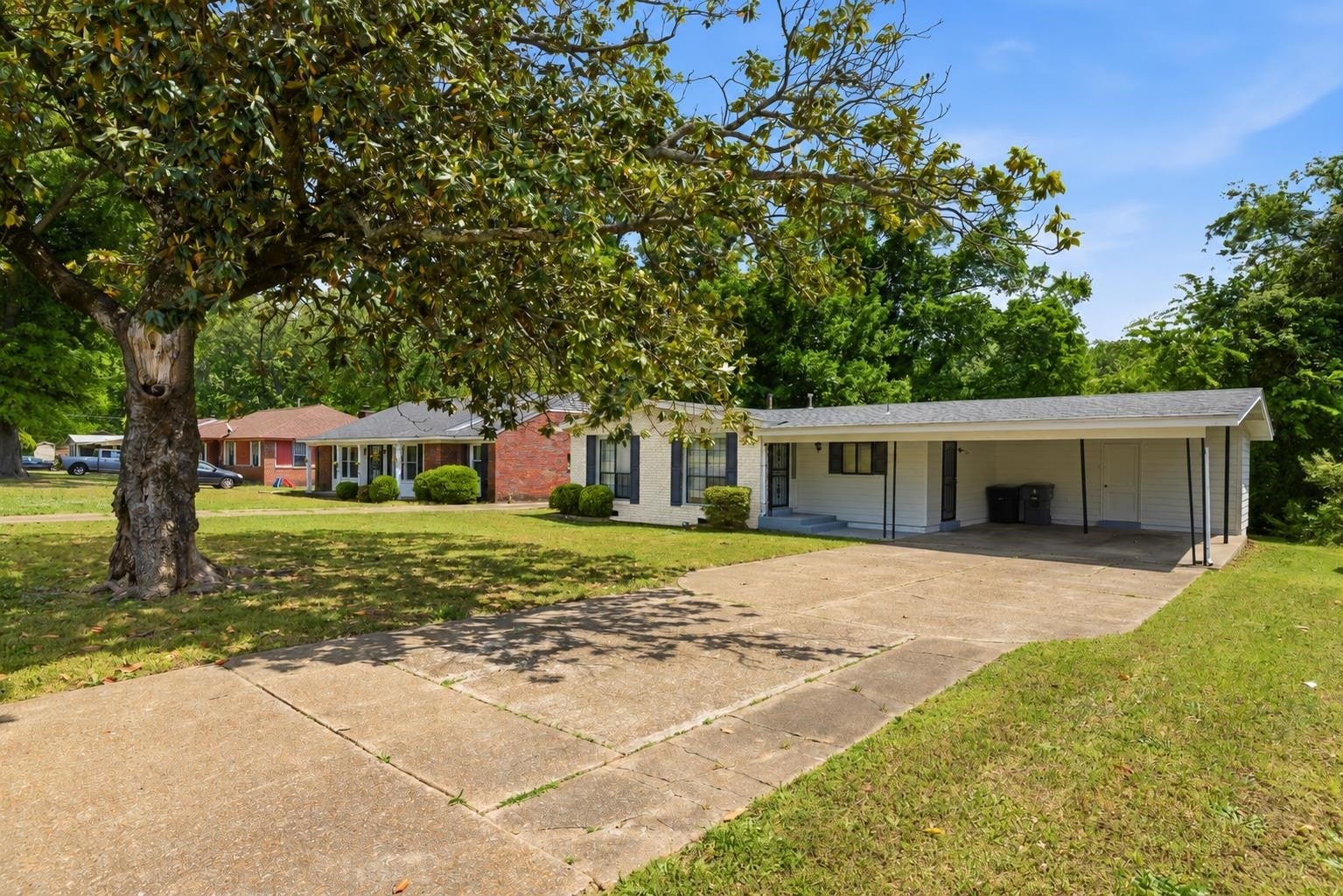 727 CRESCENT RD