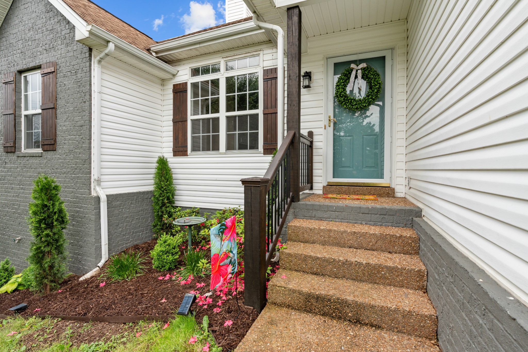2107 Debbie Ln