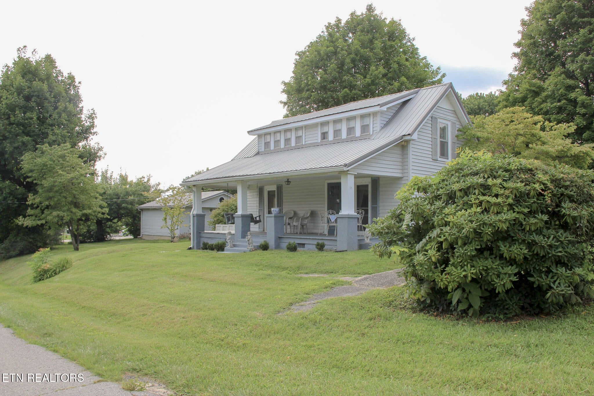 301 W Crawford Ave