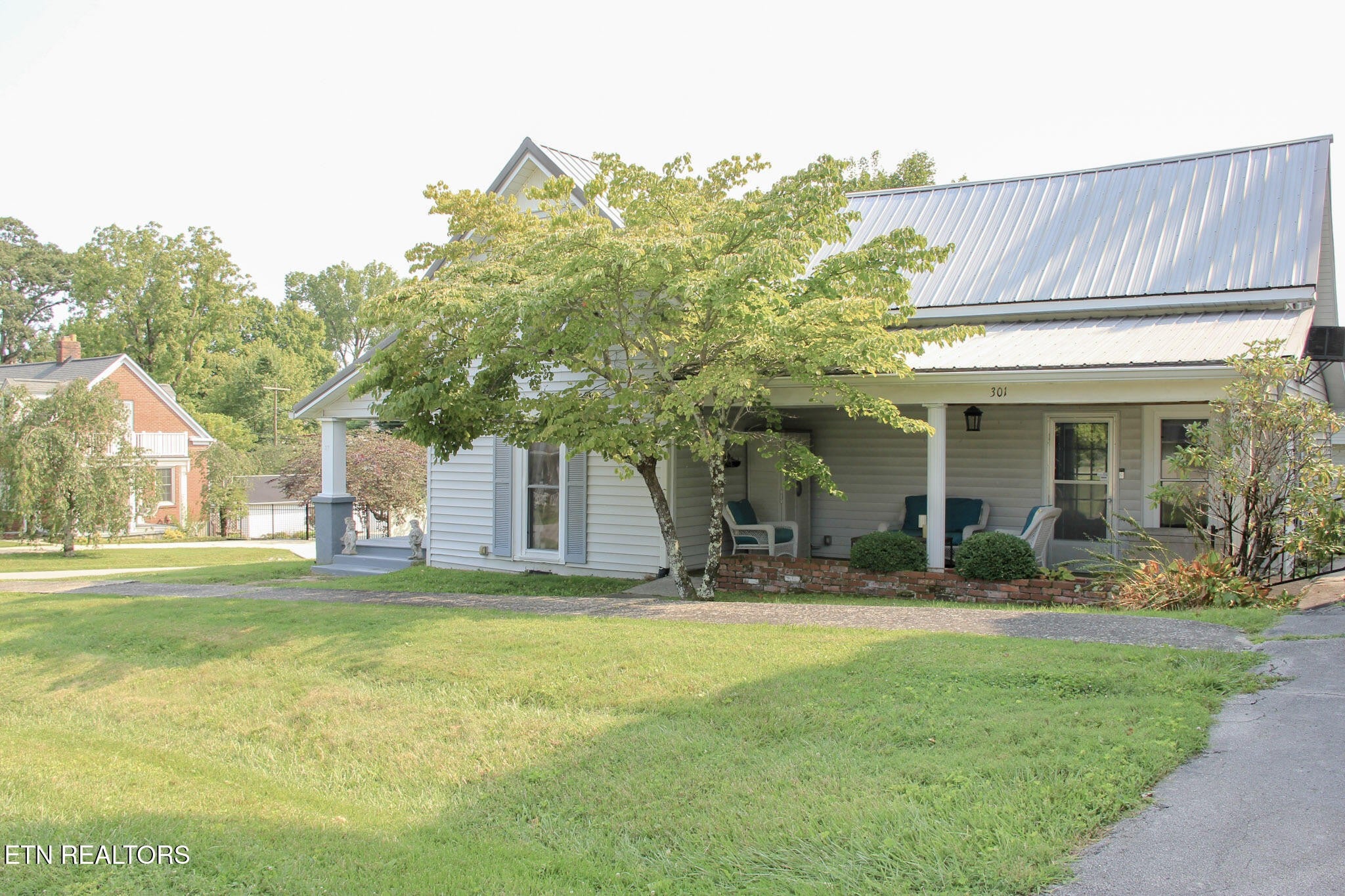 301 W Crawford Ave