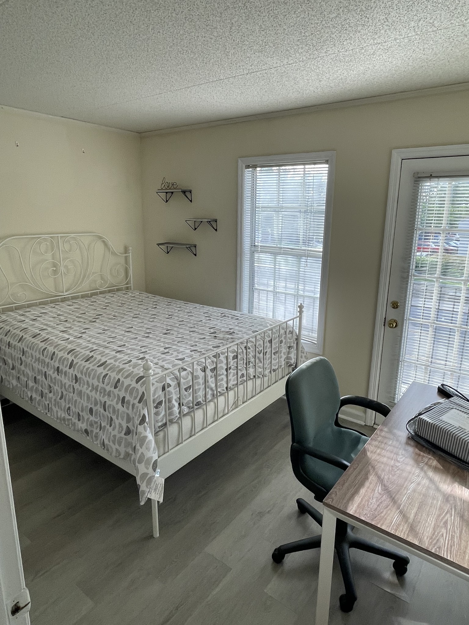 2325 Elliston Pl 202