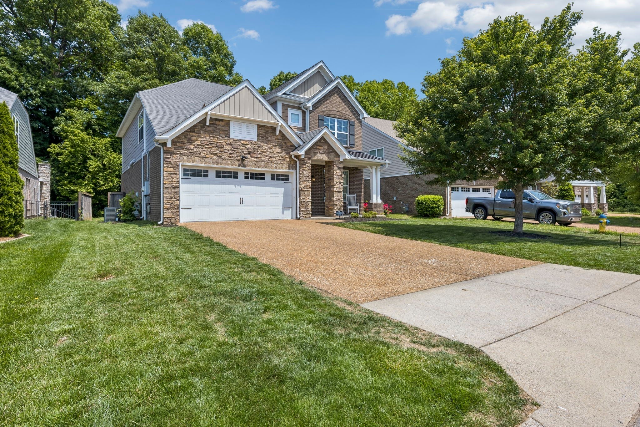 744 Bench Ln