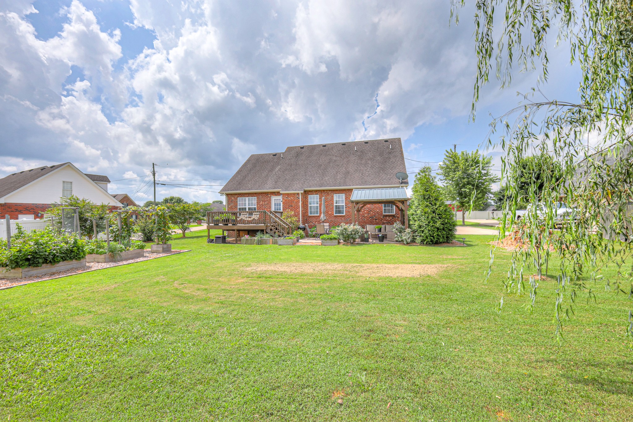 1050 Coral Dr