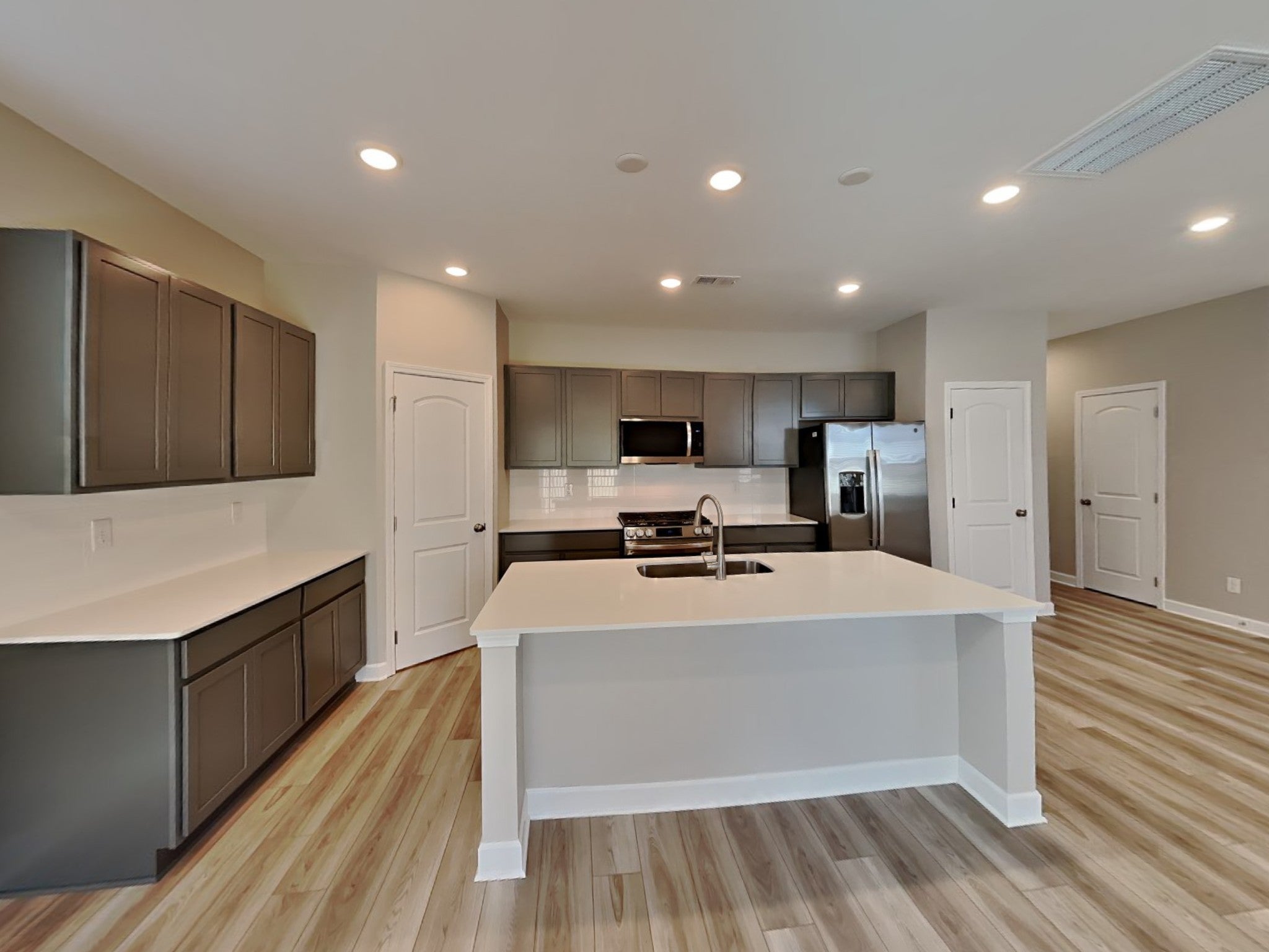 251 Millbrook W