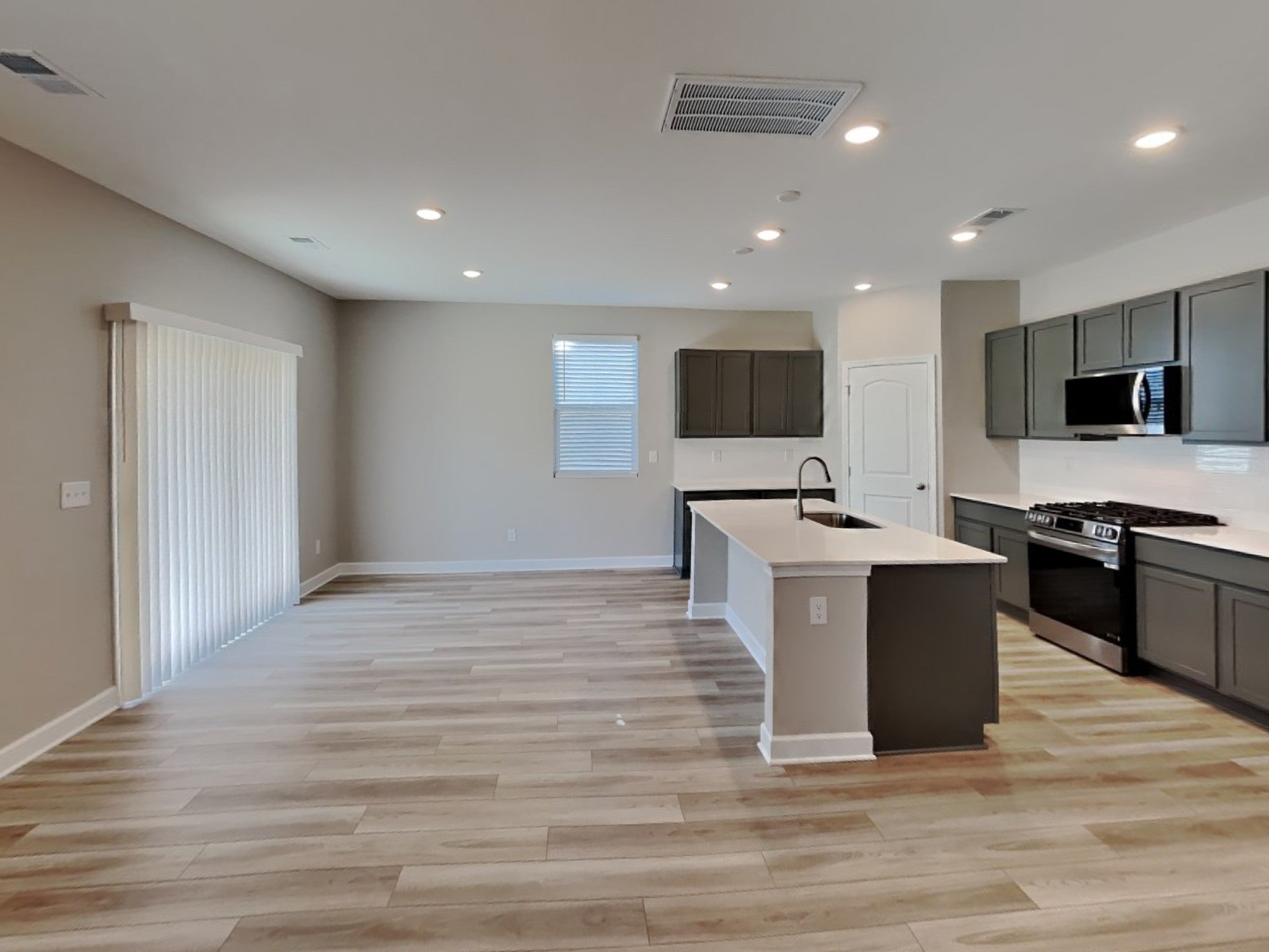 251 Millbrook W