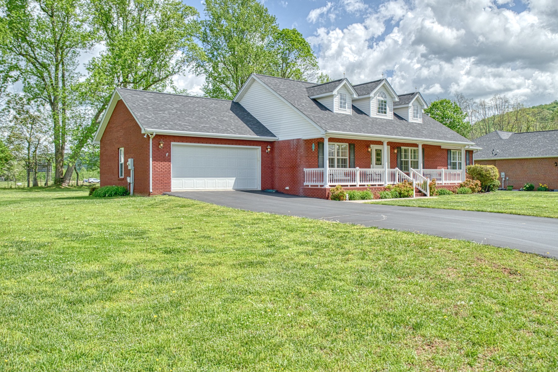 4032 Juanita Dr NE