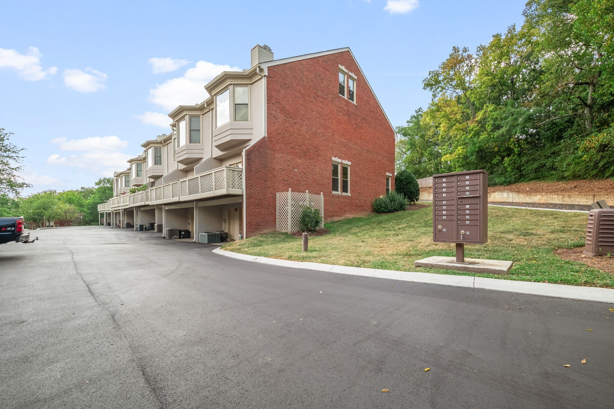 126 Forest Place Cir