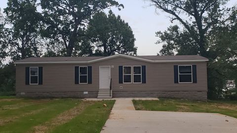 215 Illinois Ave Oak Grove KY 42262