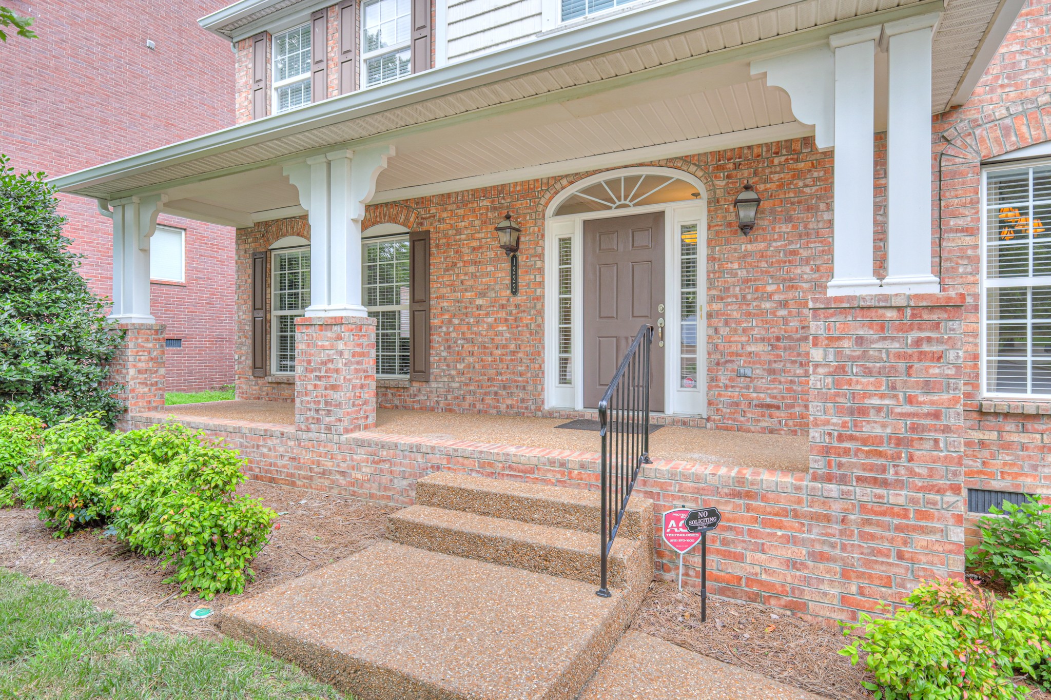 1222 Broadmoor Cir