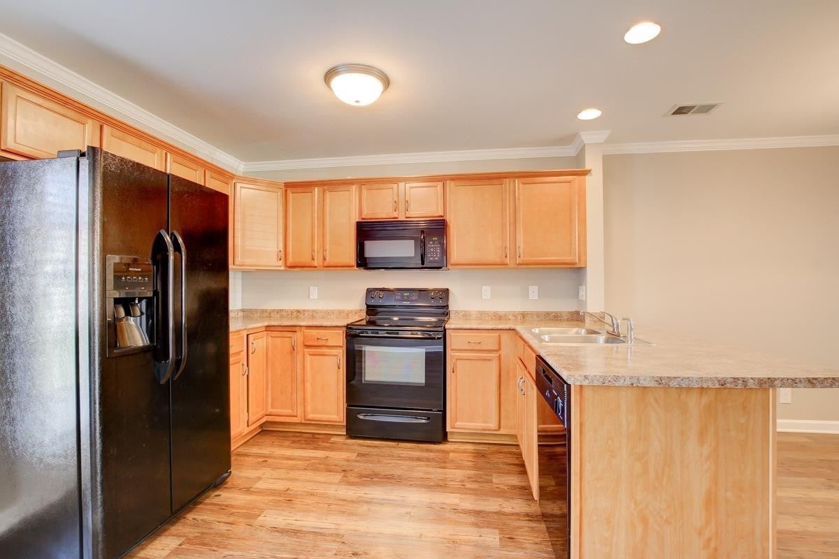 303 Sam Houston Circle