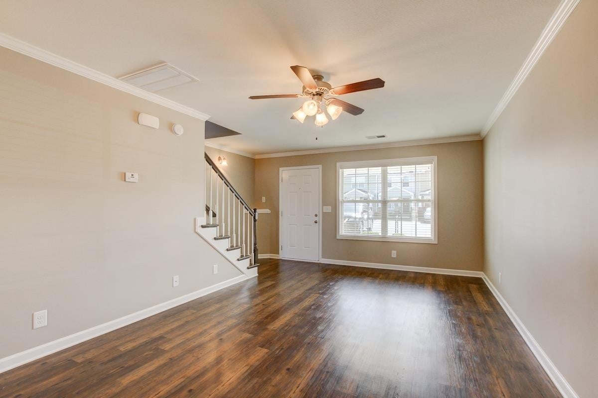 303 Sam Houston Circle