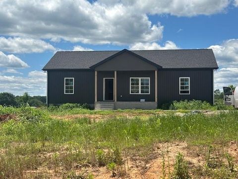 470 black oak rd Sparta TN 38583