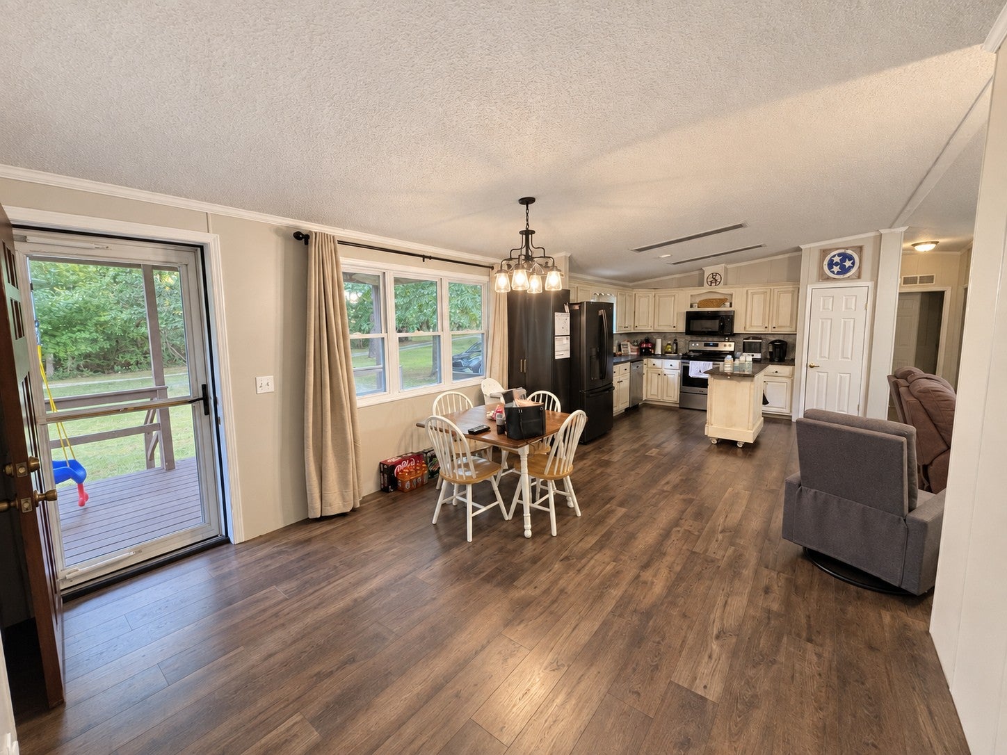 79 Duke Ln