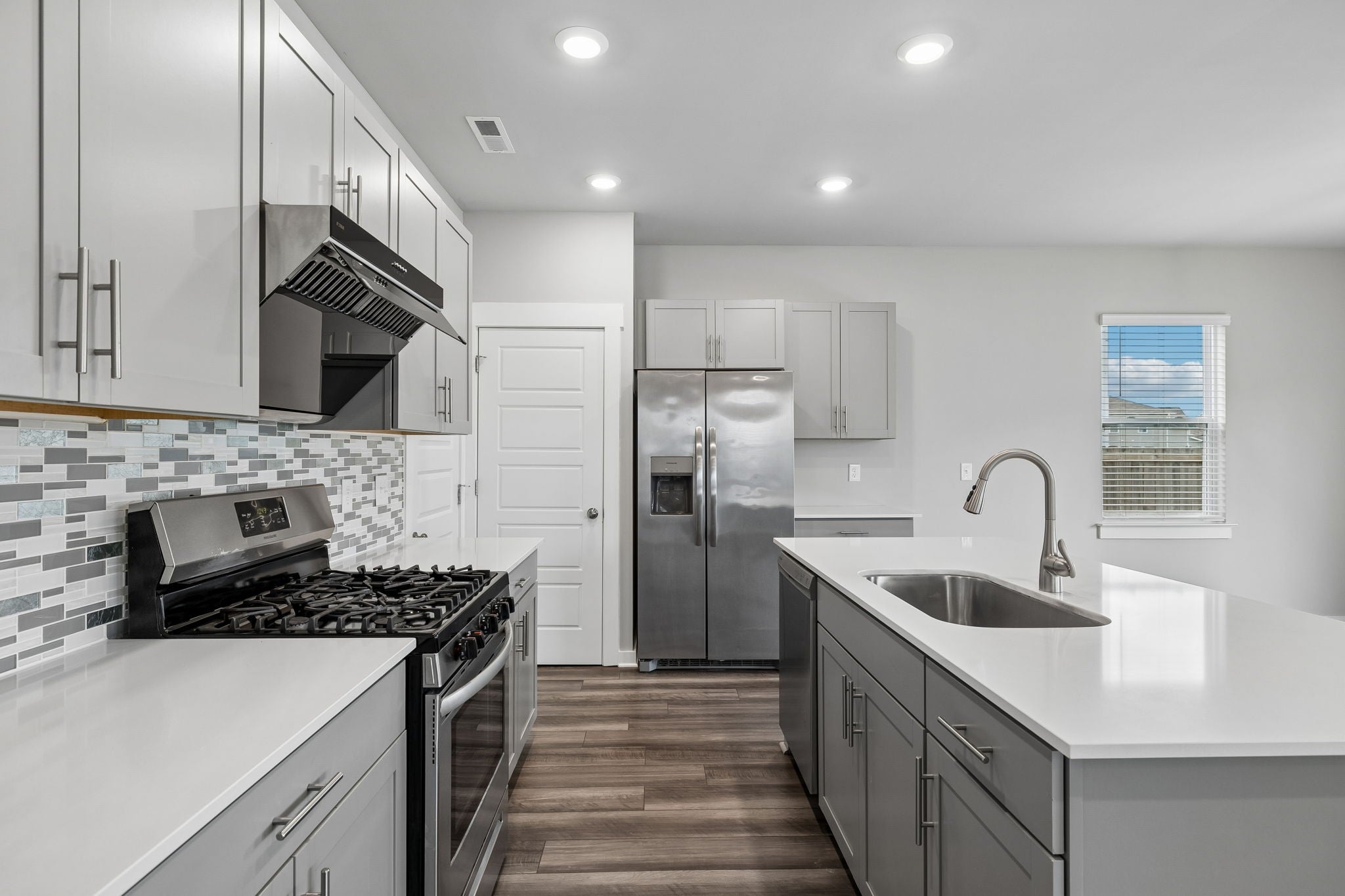 538 Torrey Pines Ln