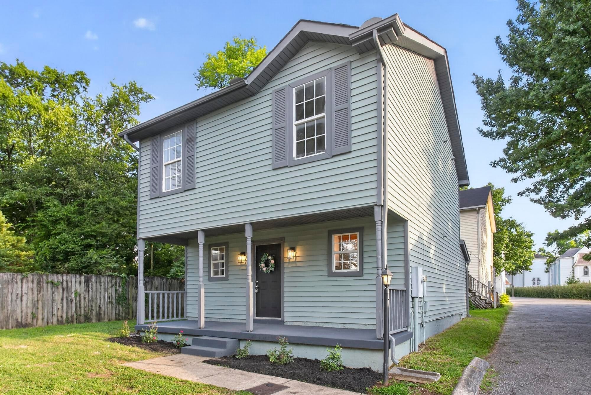 208 Errol Ln