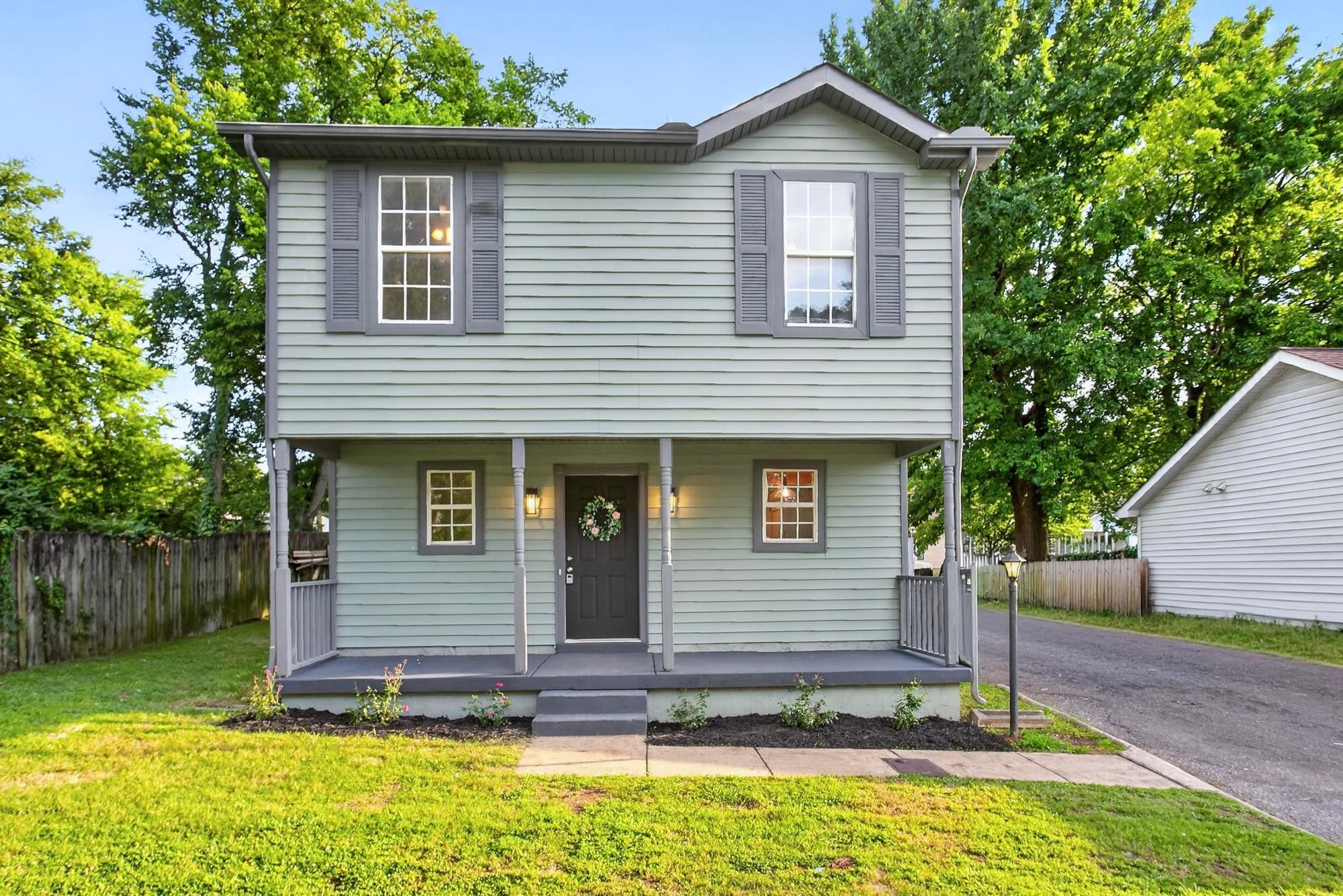 208 Errol Ln