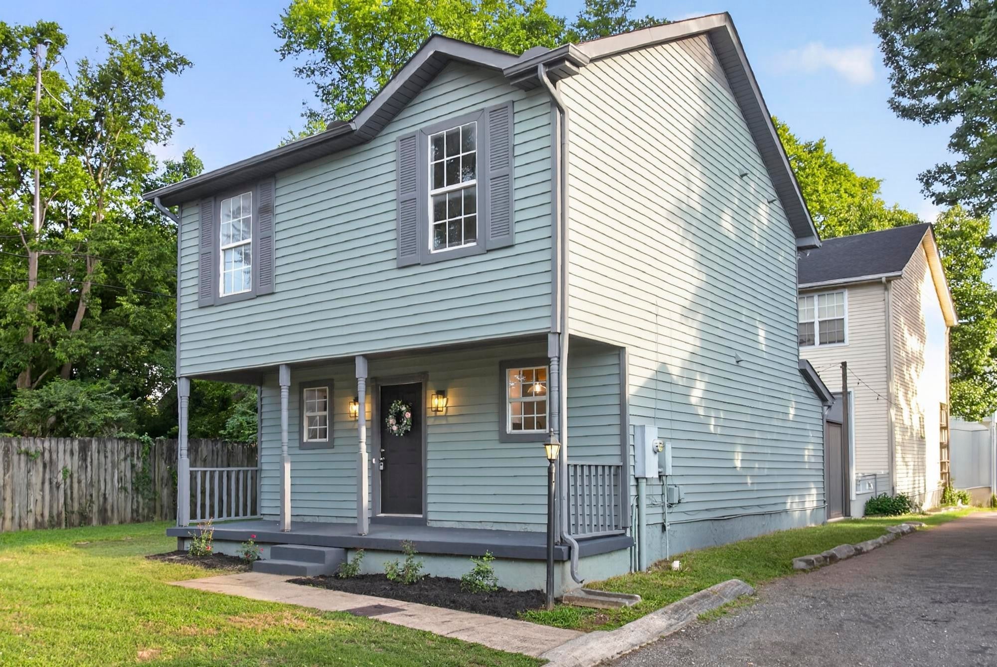 208 Errol Ln