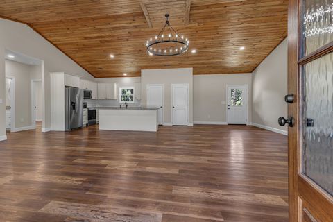 918 Columbia Hwy Hohenwald TN 38462