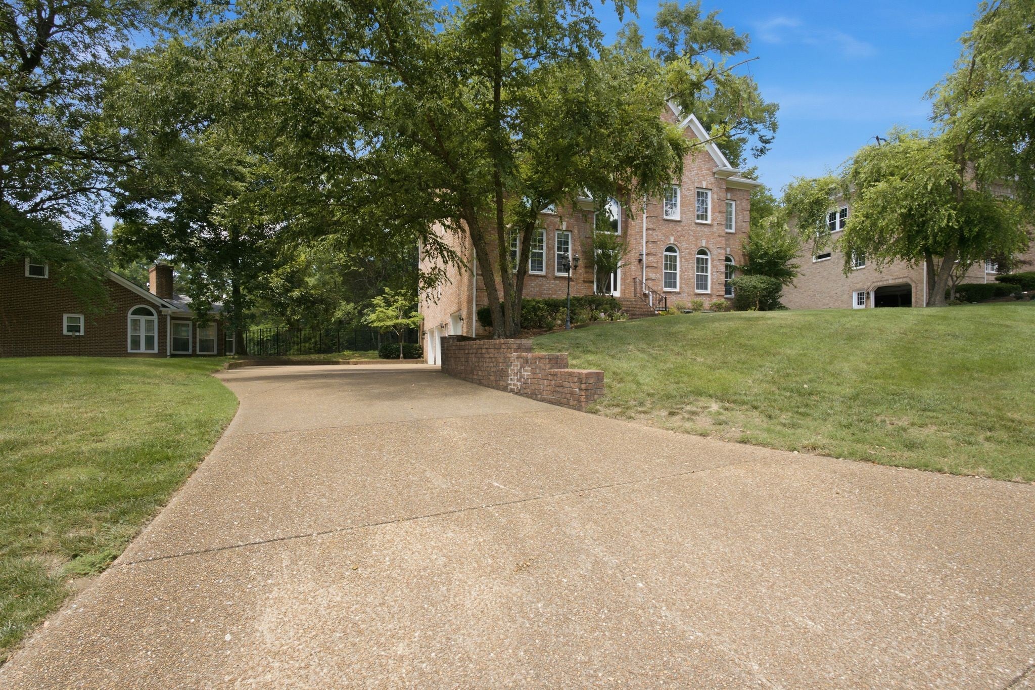 1667 Kirkwood Pl