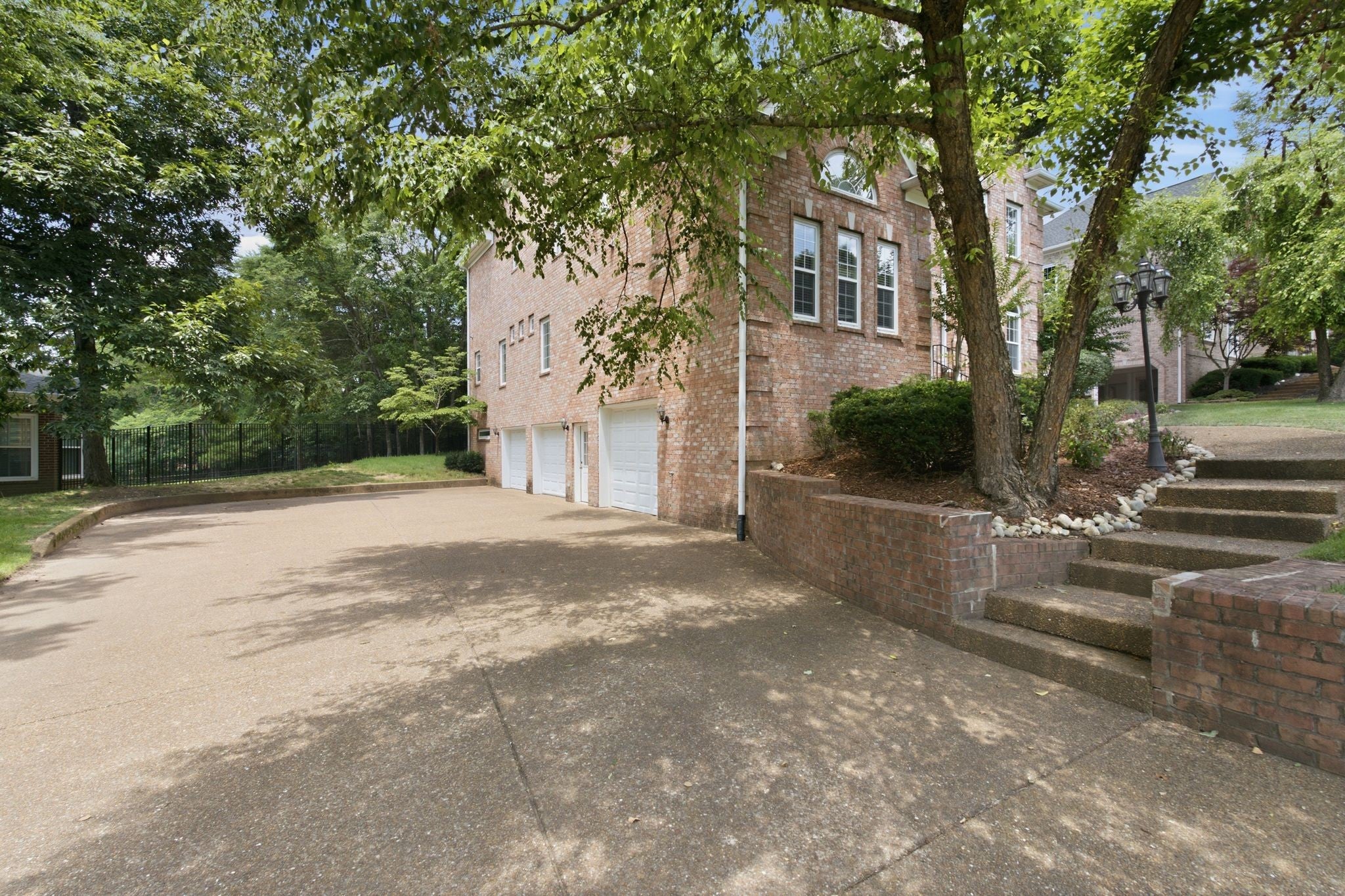 1667 Kirkwood Pl