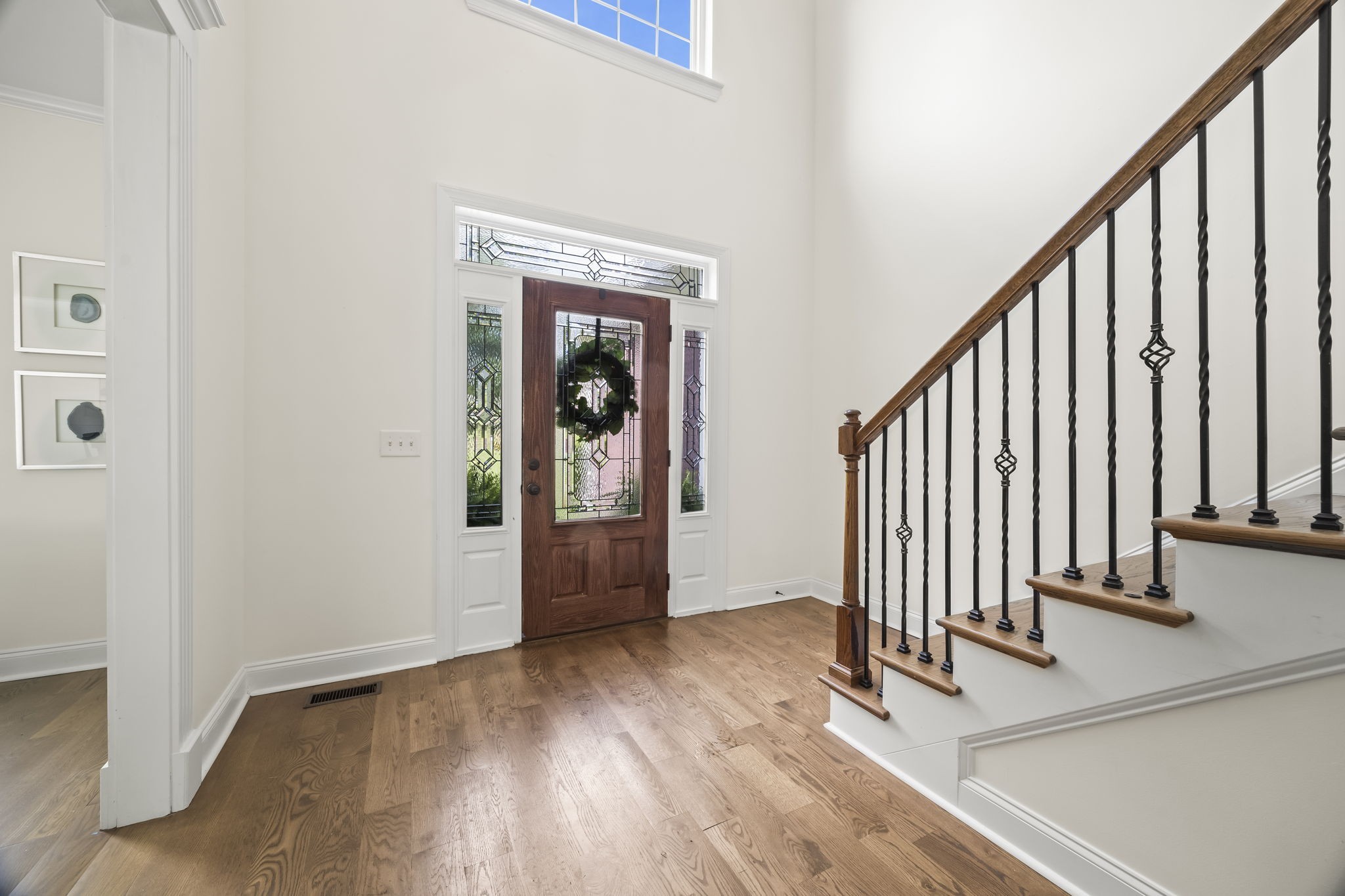321 Lakeway Ter