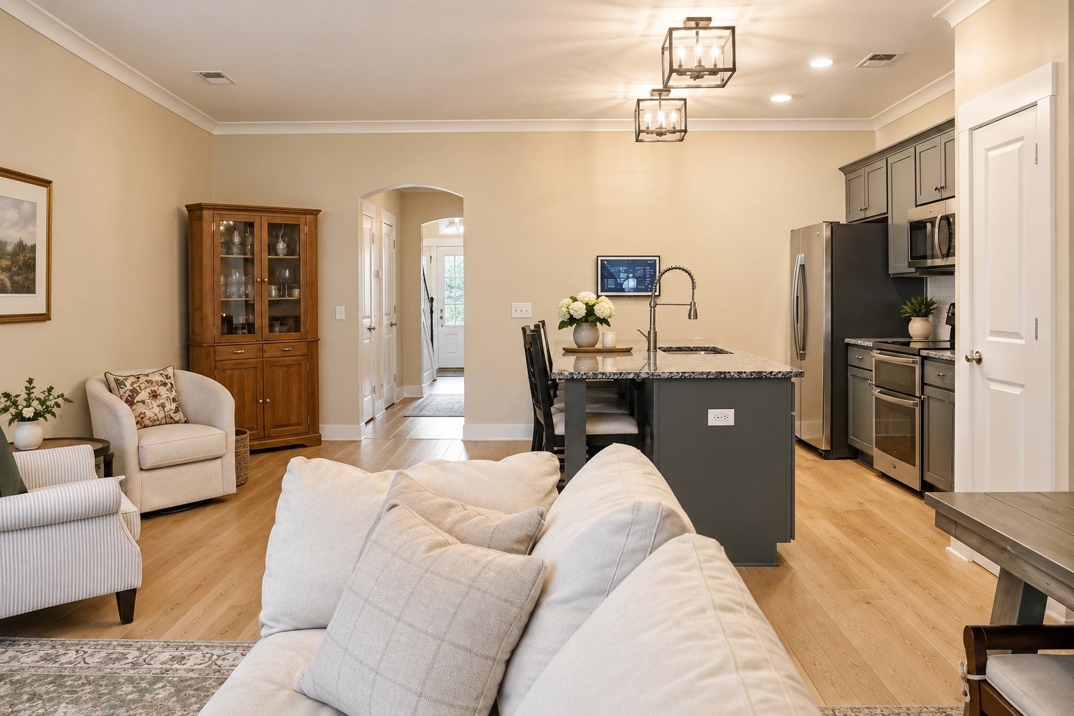 4032 Gracious Dr