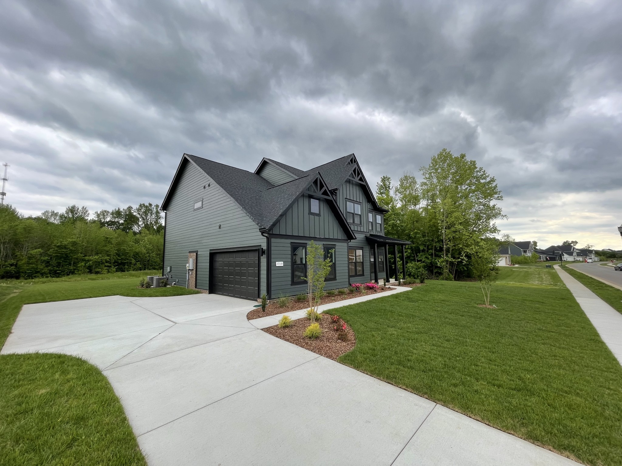 7239 Fiddlers Glen Dr