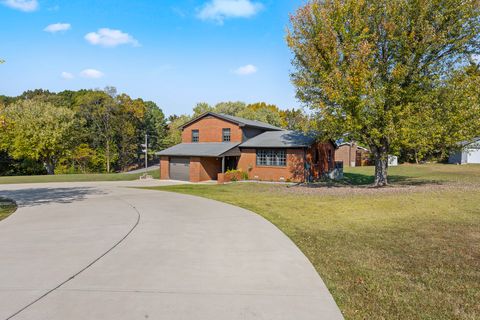 2425 Barwood Dr Greenbrier TN 37073