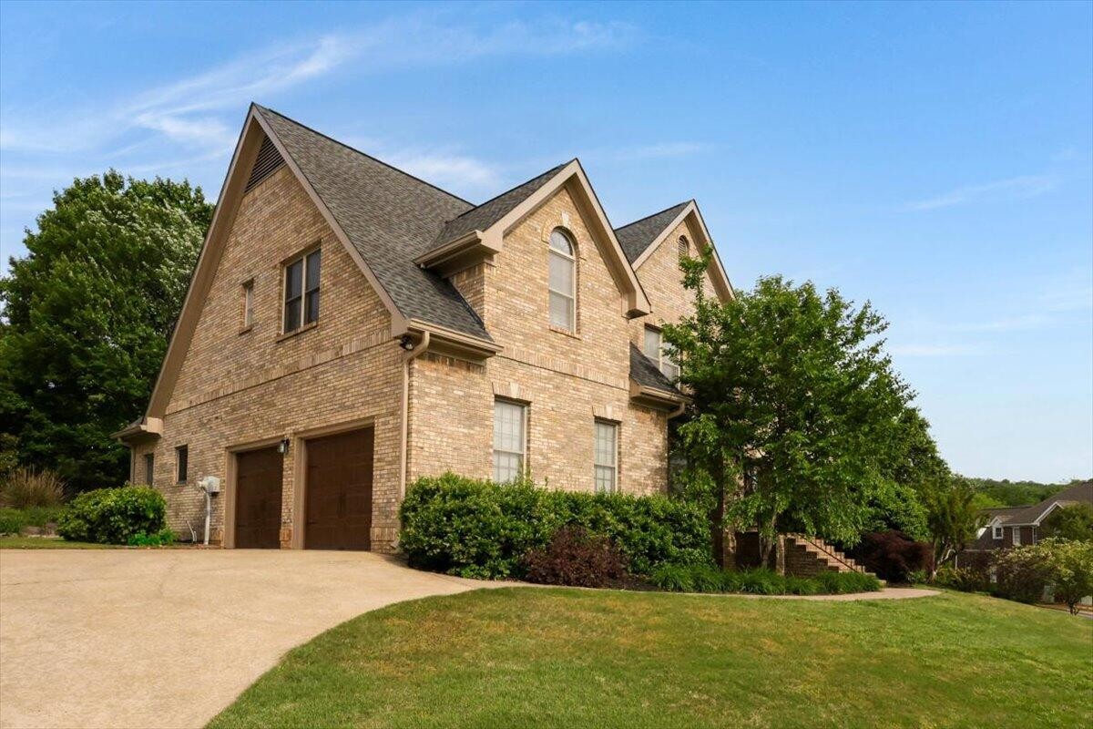 6409 Cove Pointe Lane