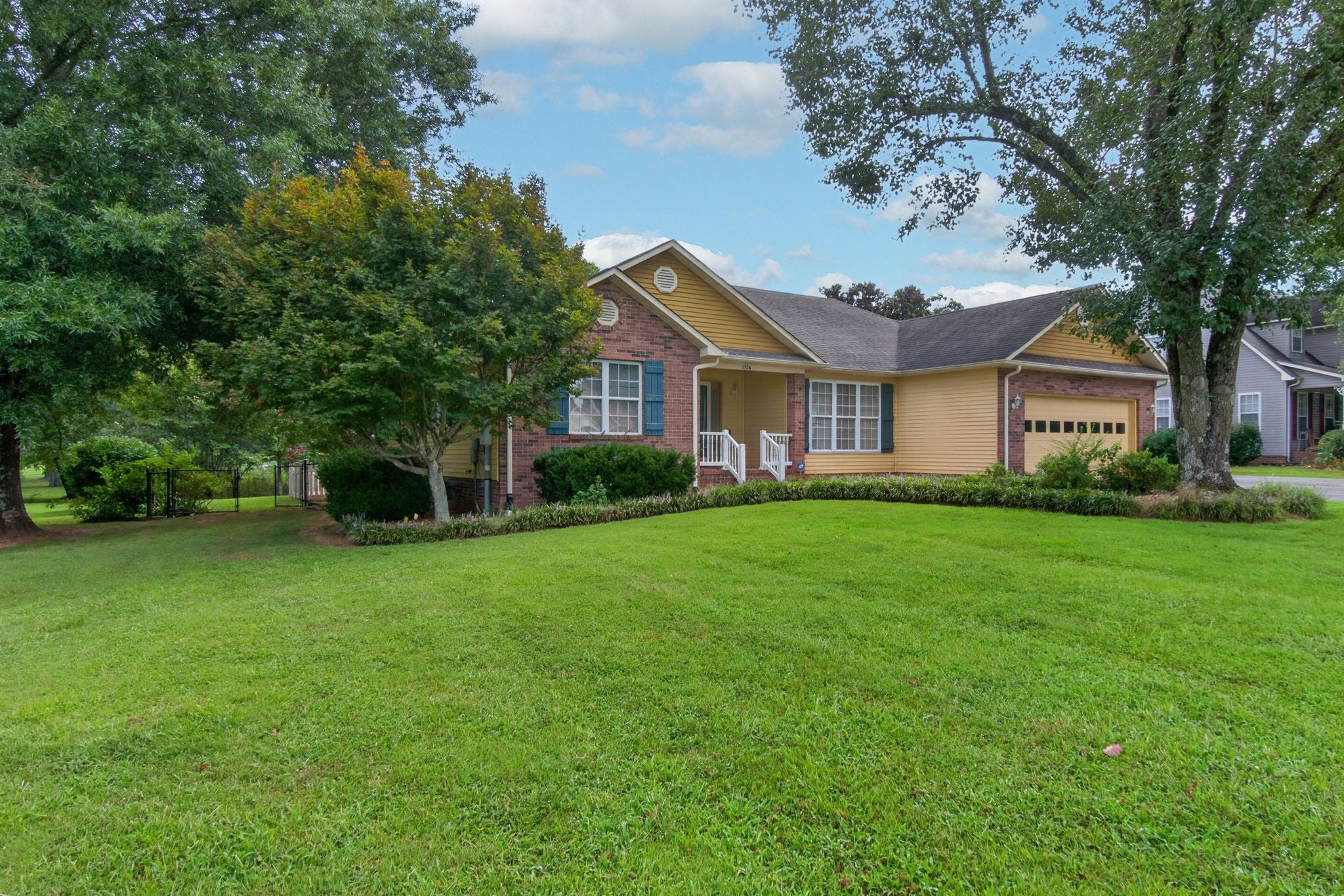 2526 Park West Dr
